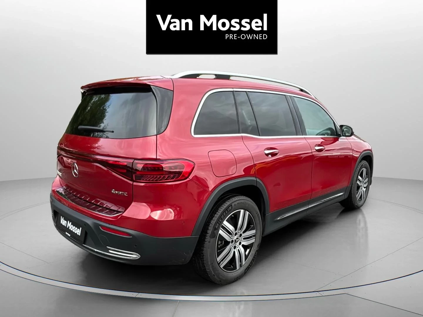 Mercedes-Benz-EQB-image-4
