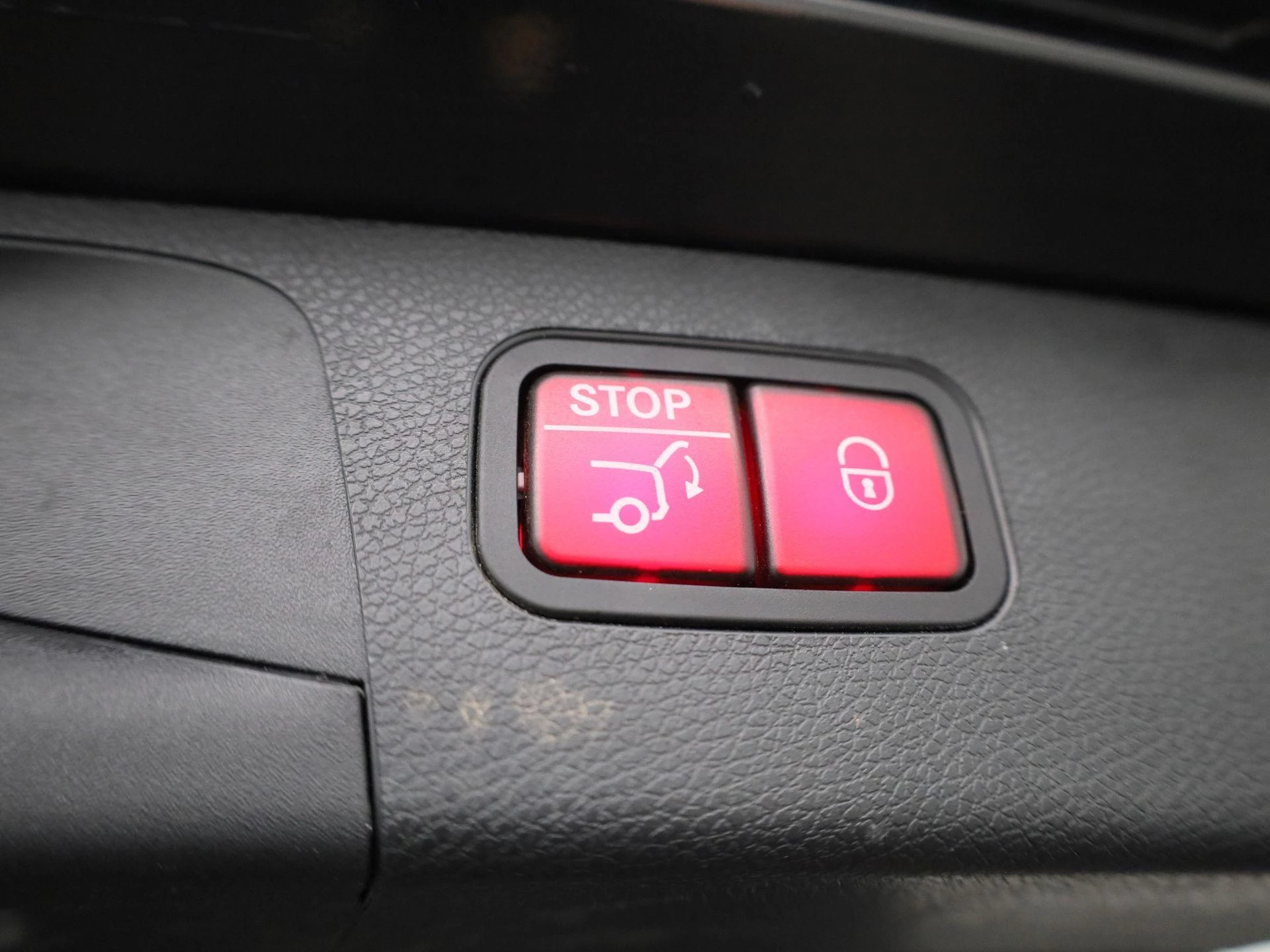 Mercedes-Benz-Classe E-image-11