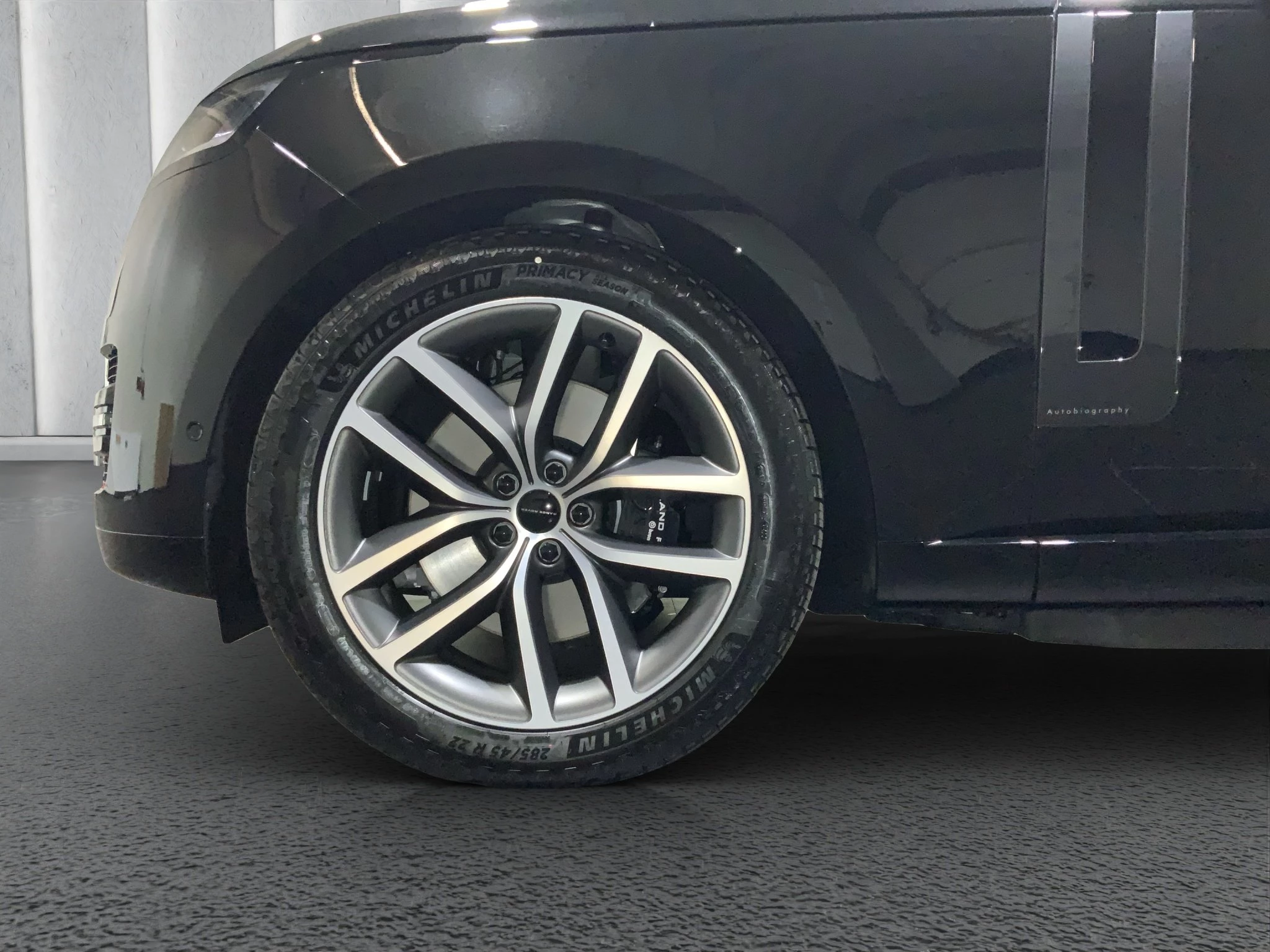 Land Rover-Range Rover-image-4