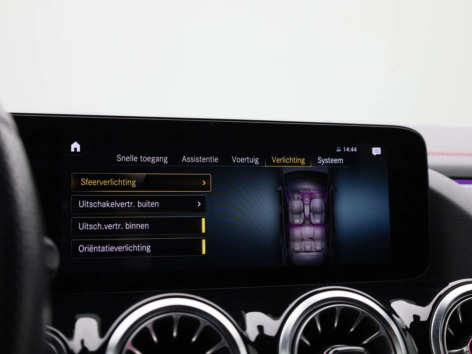 Mercedes-Benz-EQA-image-30