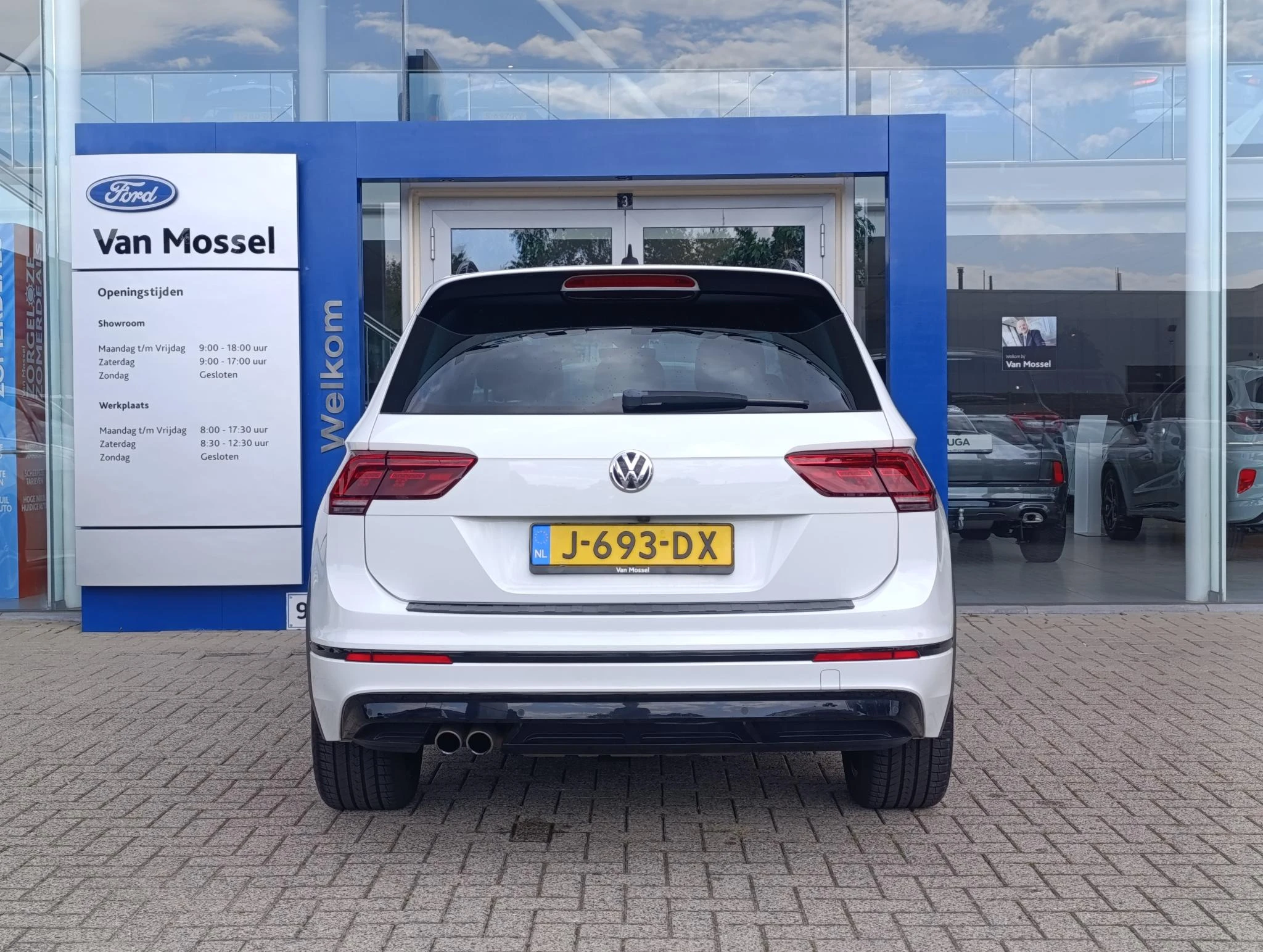 Volkswagen-Tiguan-image-3