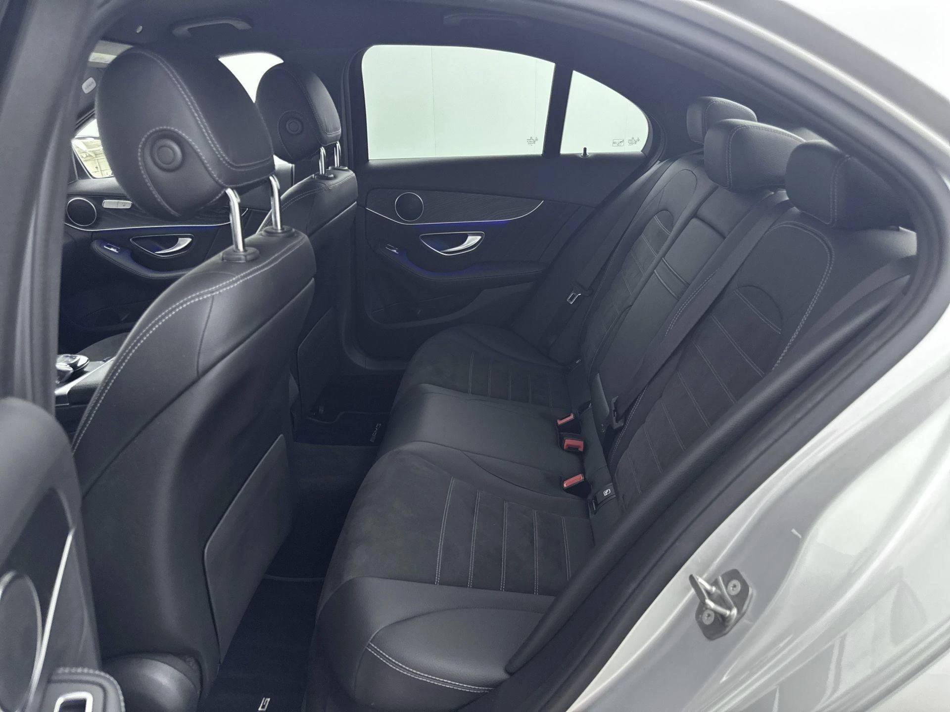 Mercedes-Benz-C-Klasse-image-26