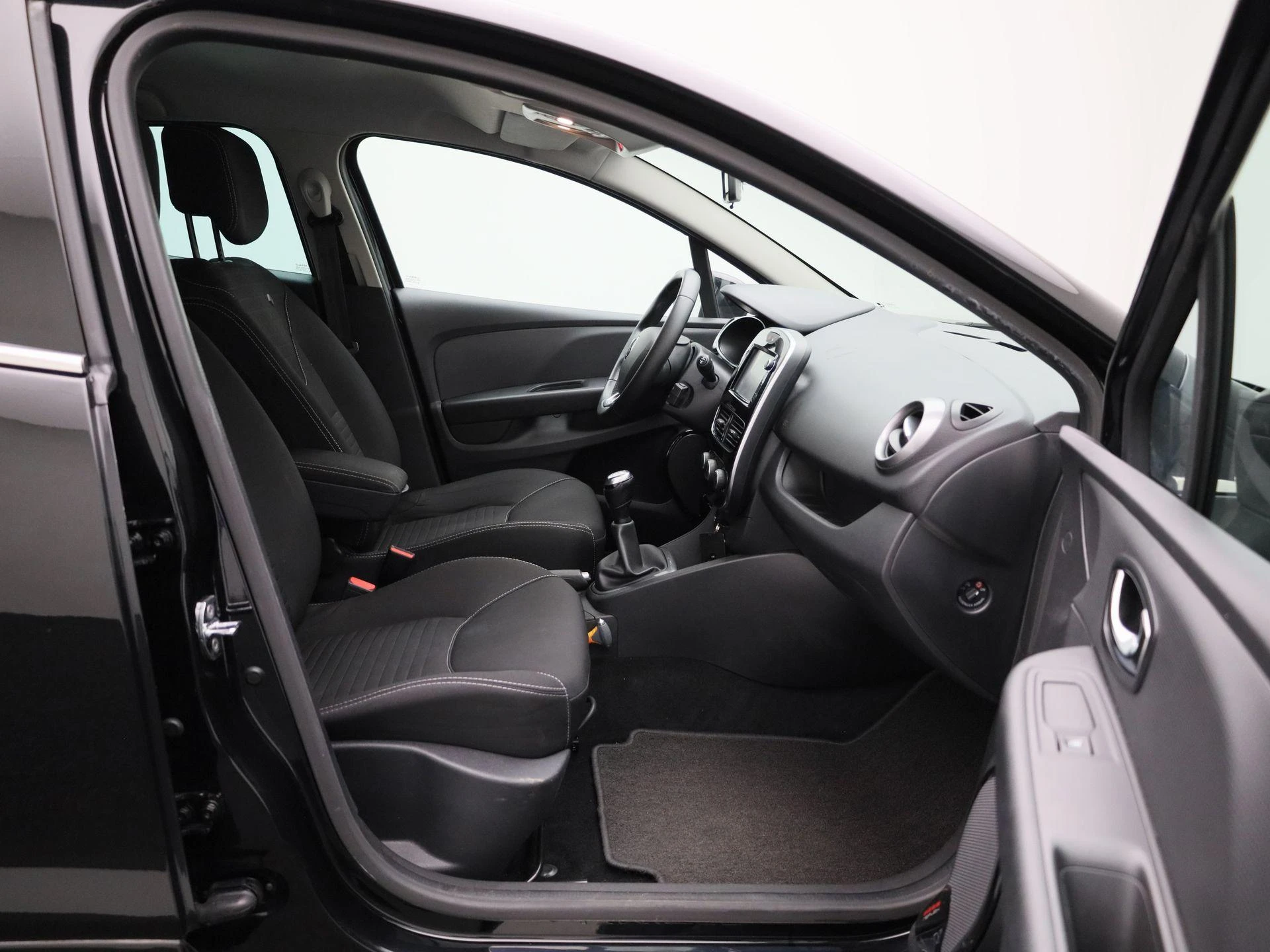 Renault-Clio-image-30