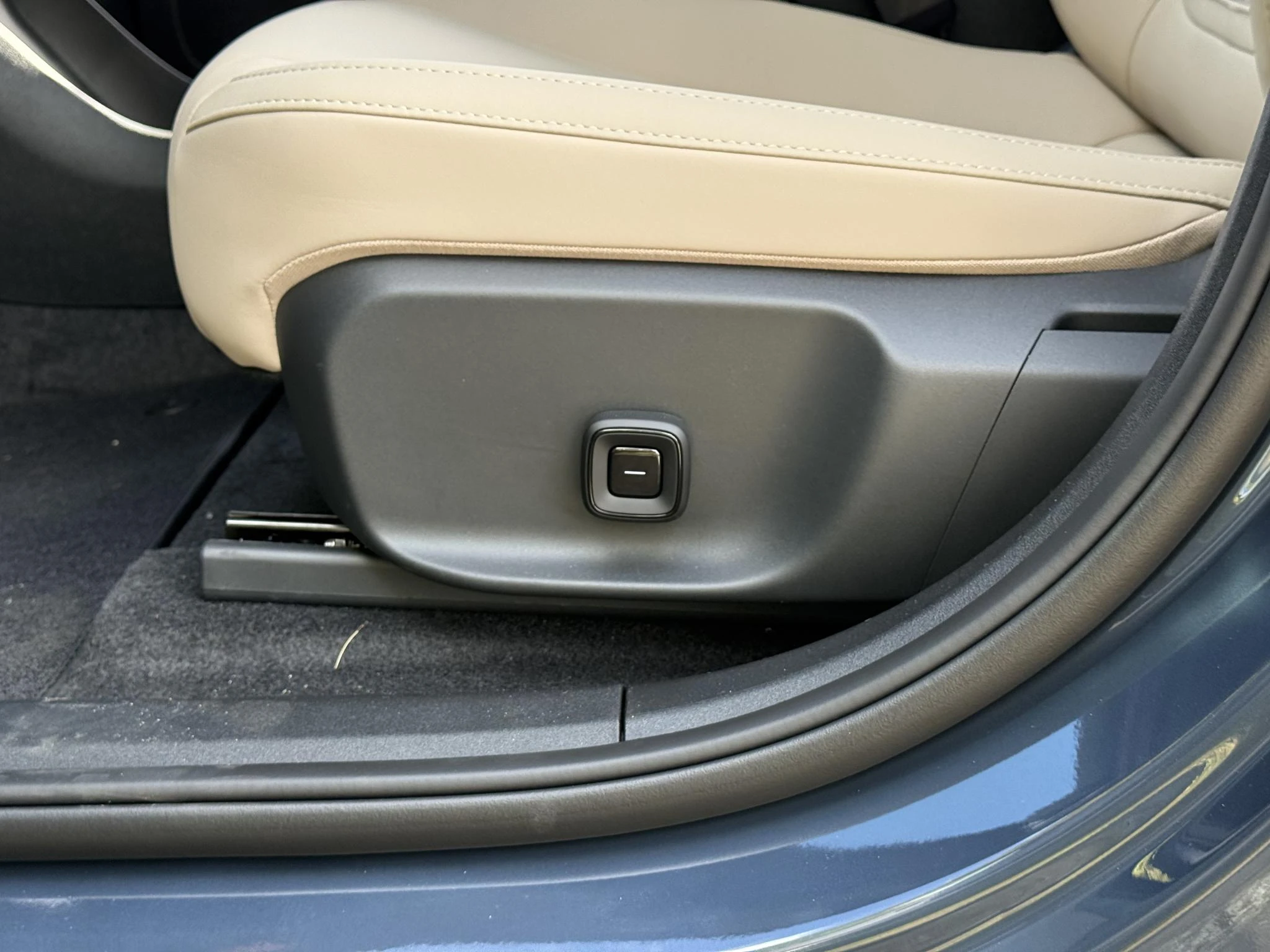 Volvo-EX30-image-4