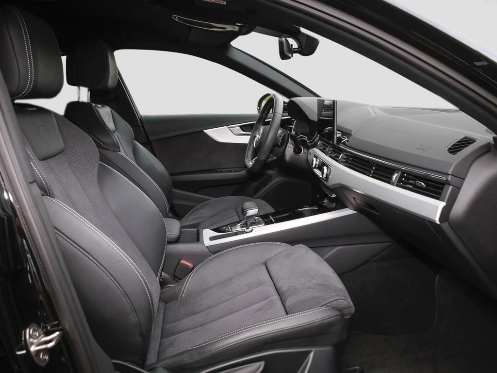 Audi A4 Avant 40 TFSI S line competition + Matrix