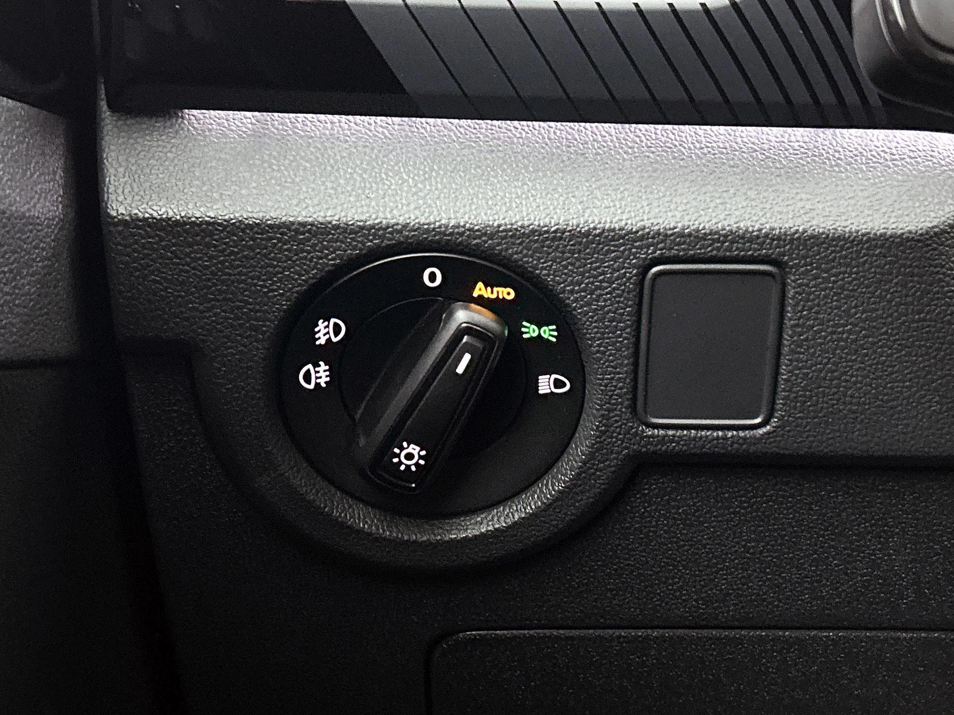 Volkswagen-T-Cross-image-26