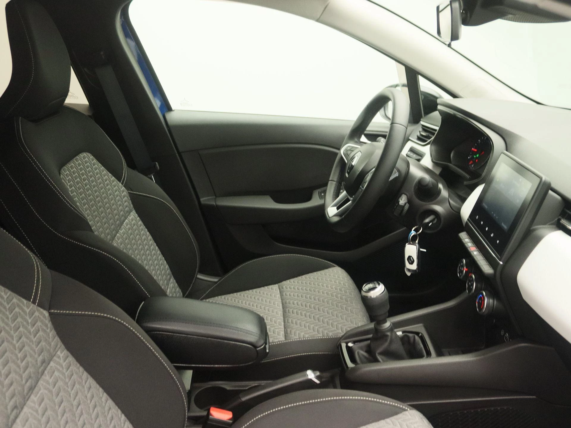 Renault-Clio-image-19