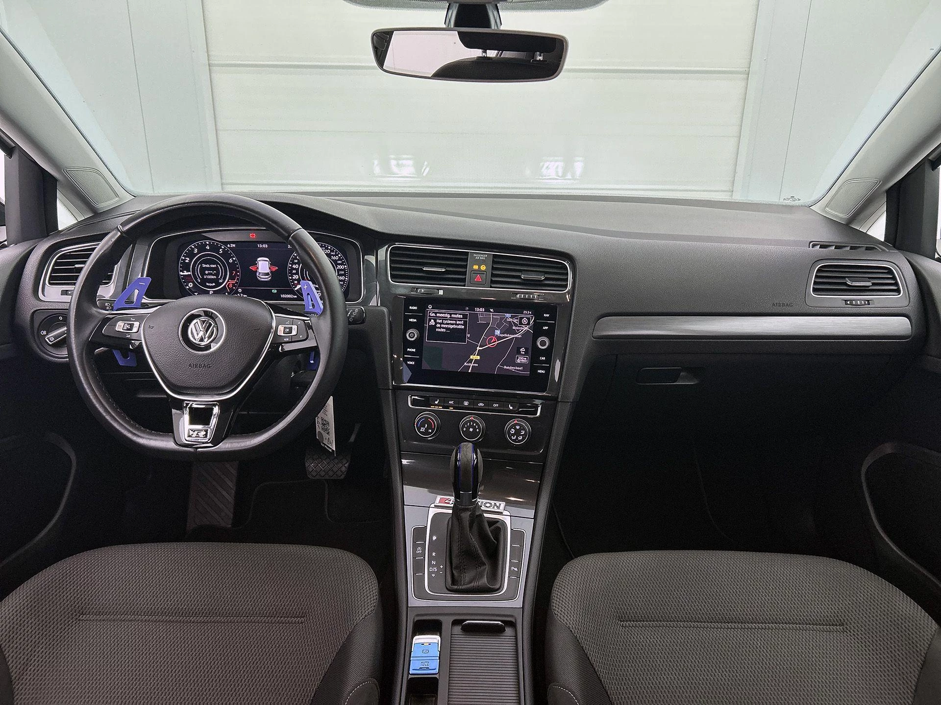 Volkswagen-Golf-image-21