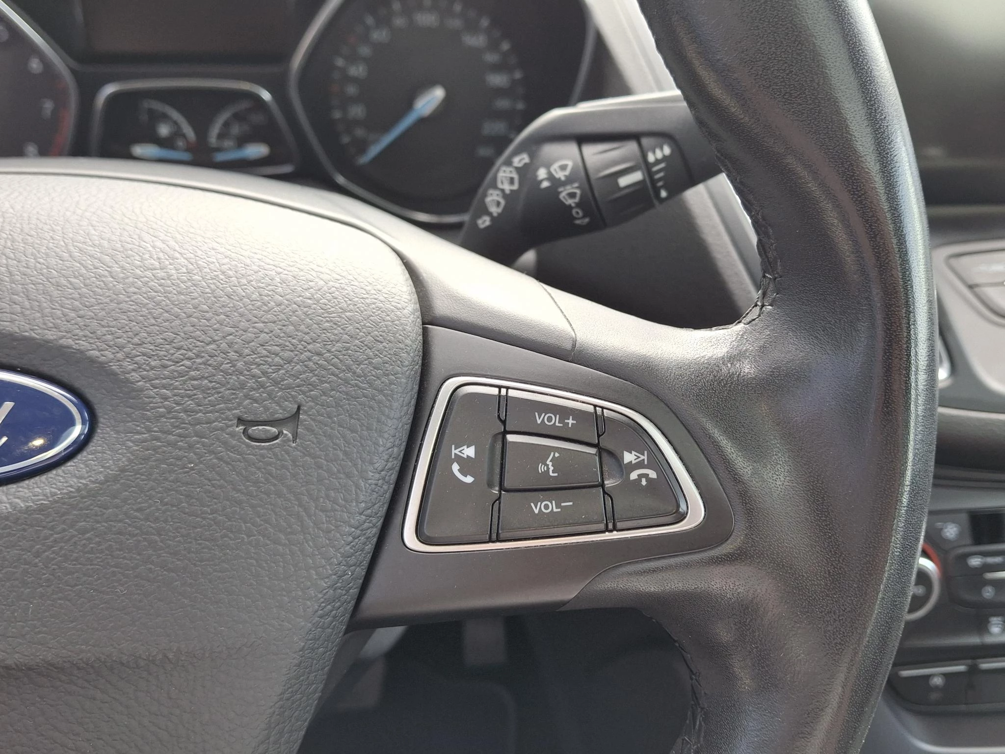 Ford-C-MAX-image-14