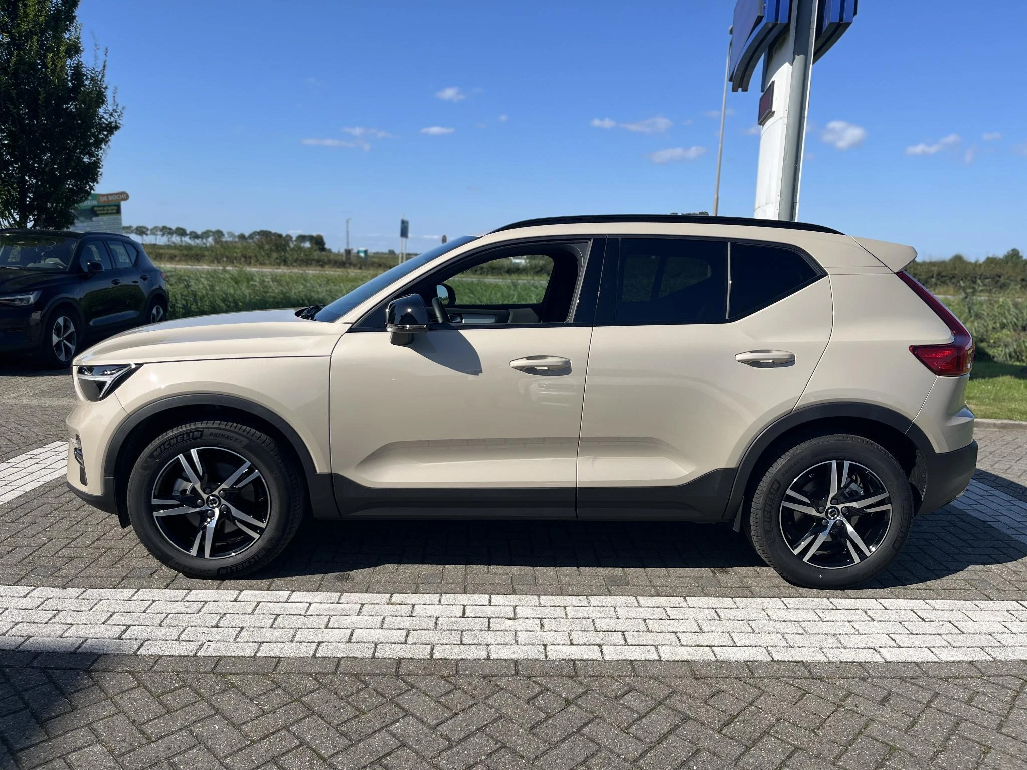 Volvo-XC40-image-2