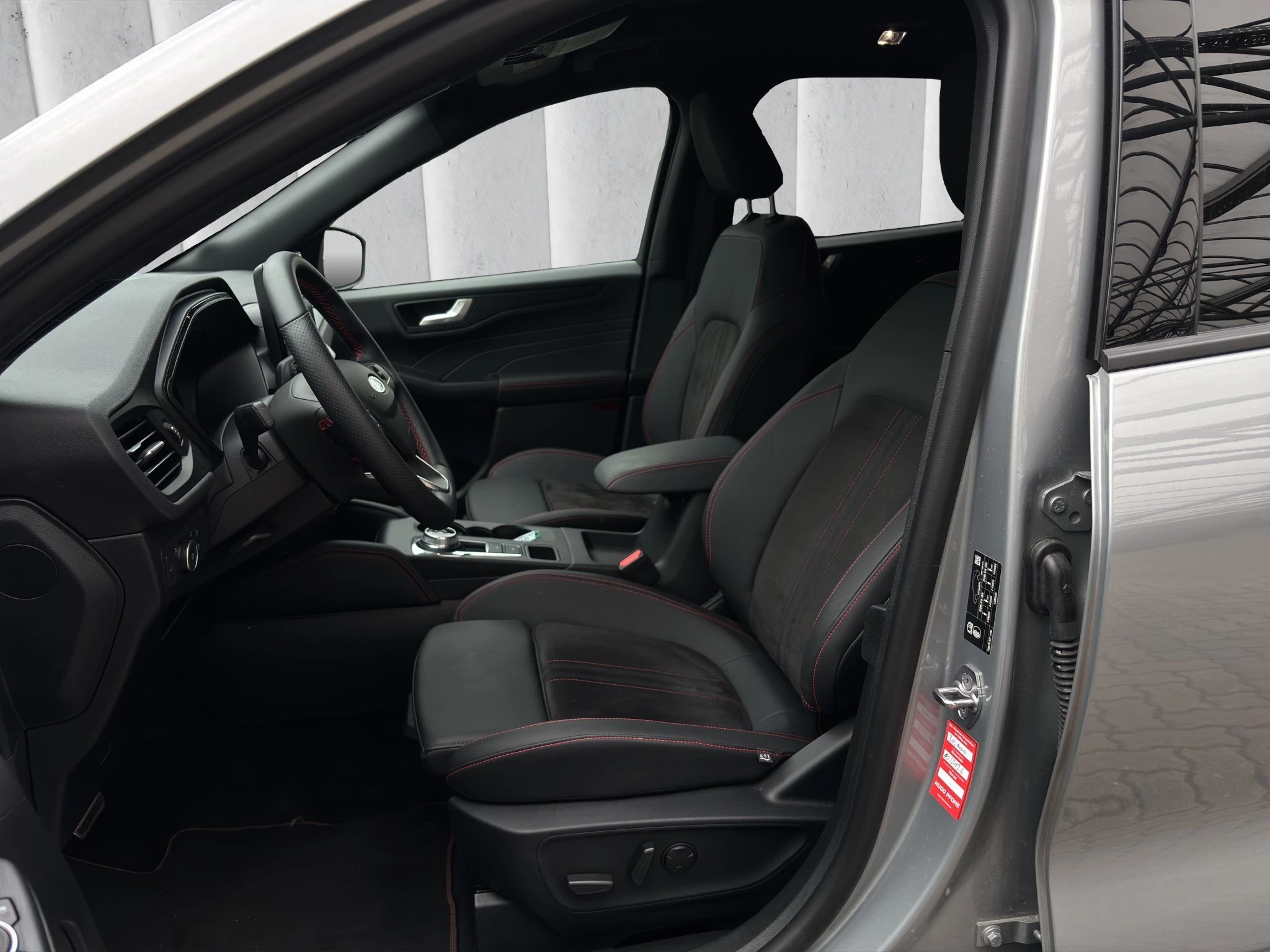 Ford Kuga ST-Line X Aut.*PANO*AHK*360GRAD*LED-MATRIX*NAVI*GRA*WINTER-PKT.