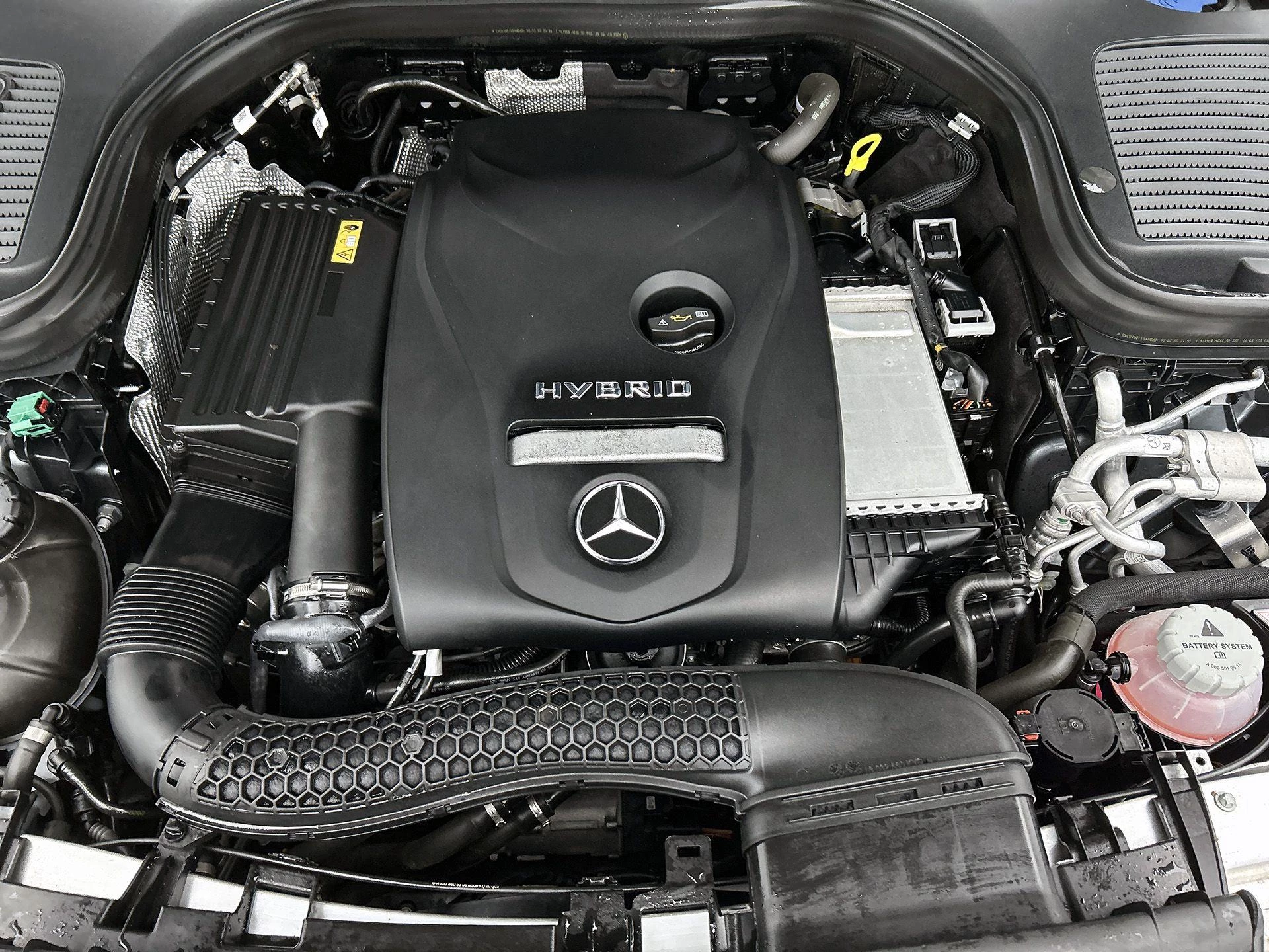 Mercedes-Benz-GLC-image-22