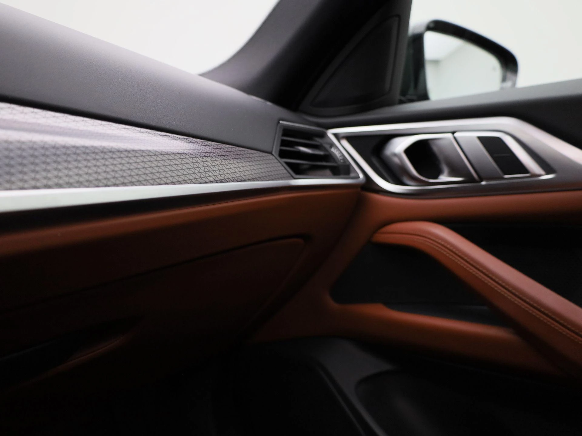 BMW-i4-image-32