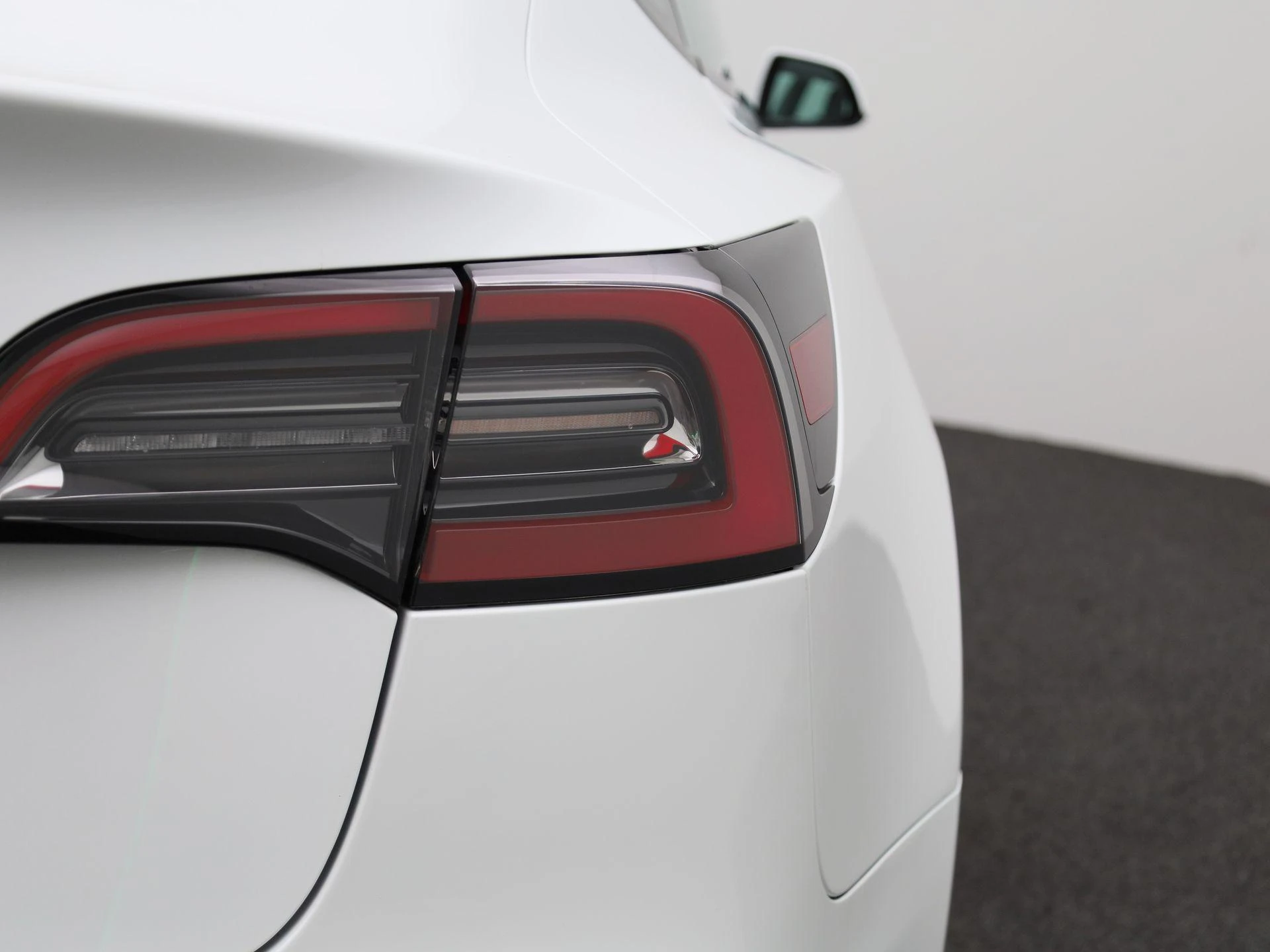 Tesla-Model 3-image-42