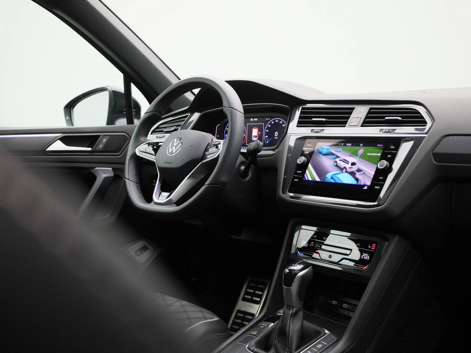 Volkswagen-Tiguan-image-37