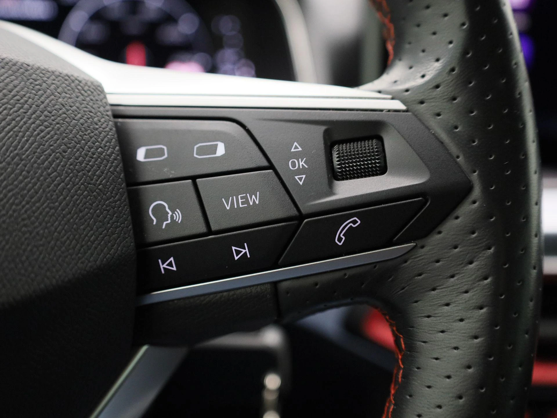 SEAT-Arona-image-15