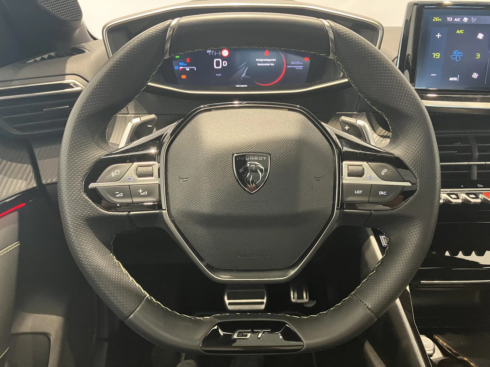 Peugeot 208 Hybrid 136 e-DCS6 GT