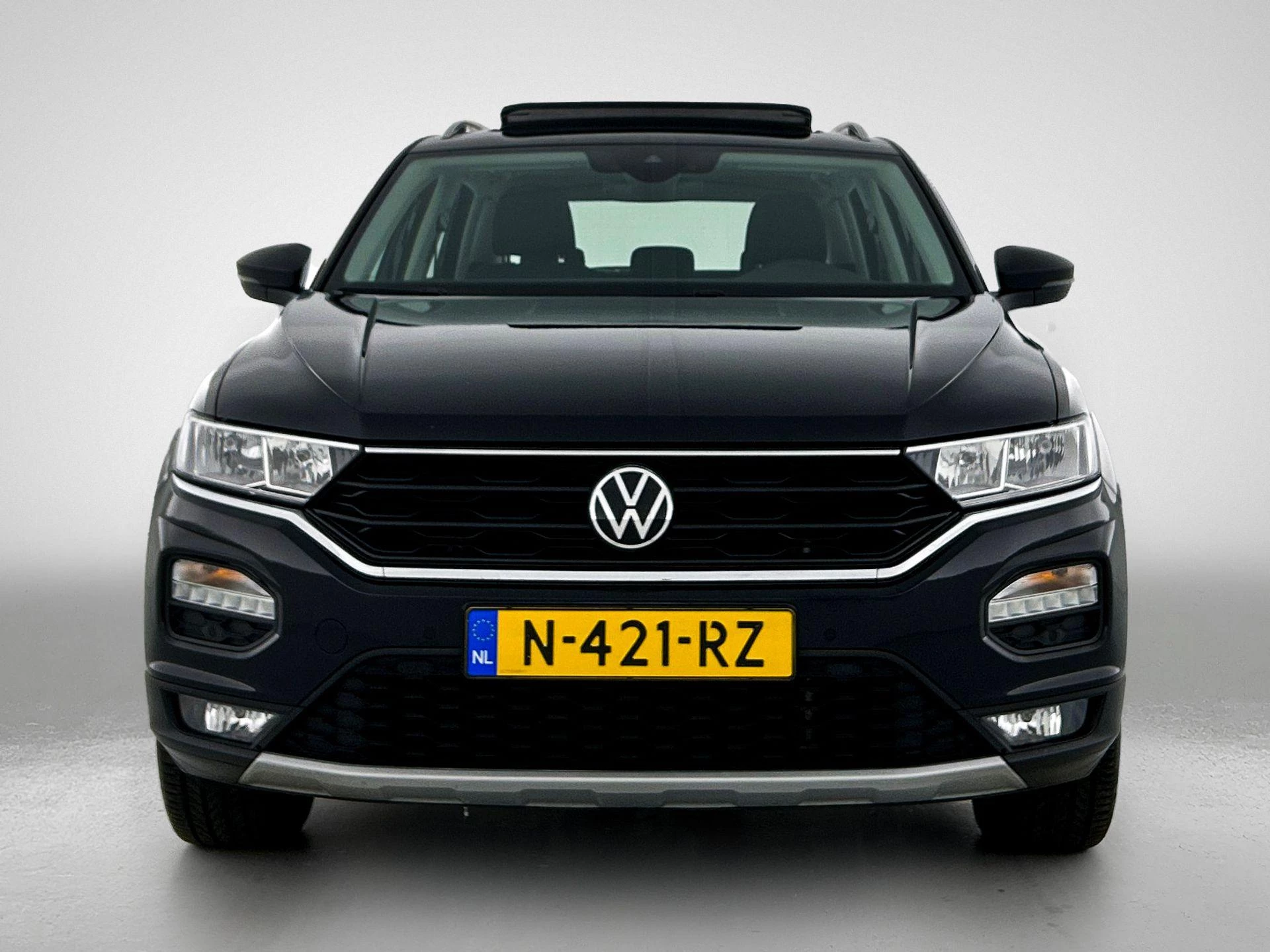 Volkswagen-T-Roc-image-1
