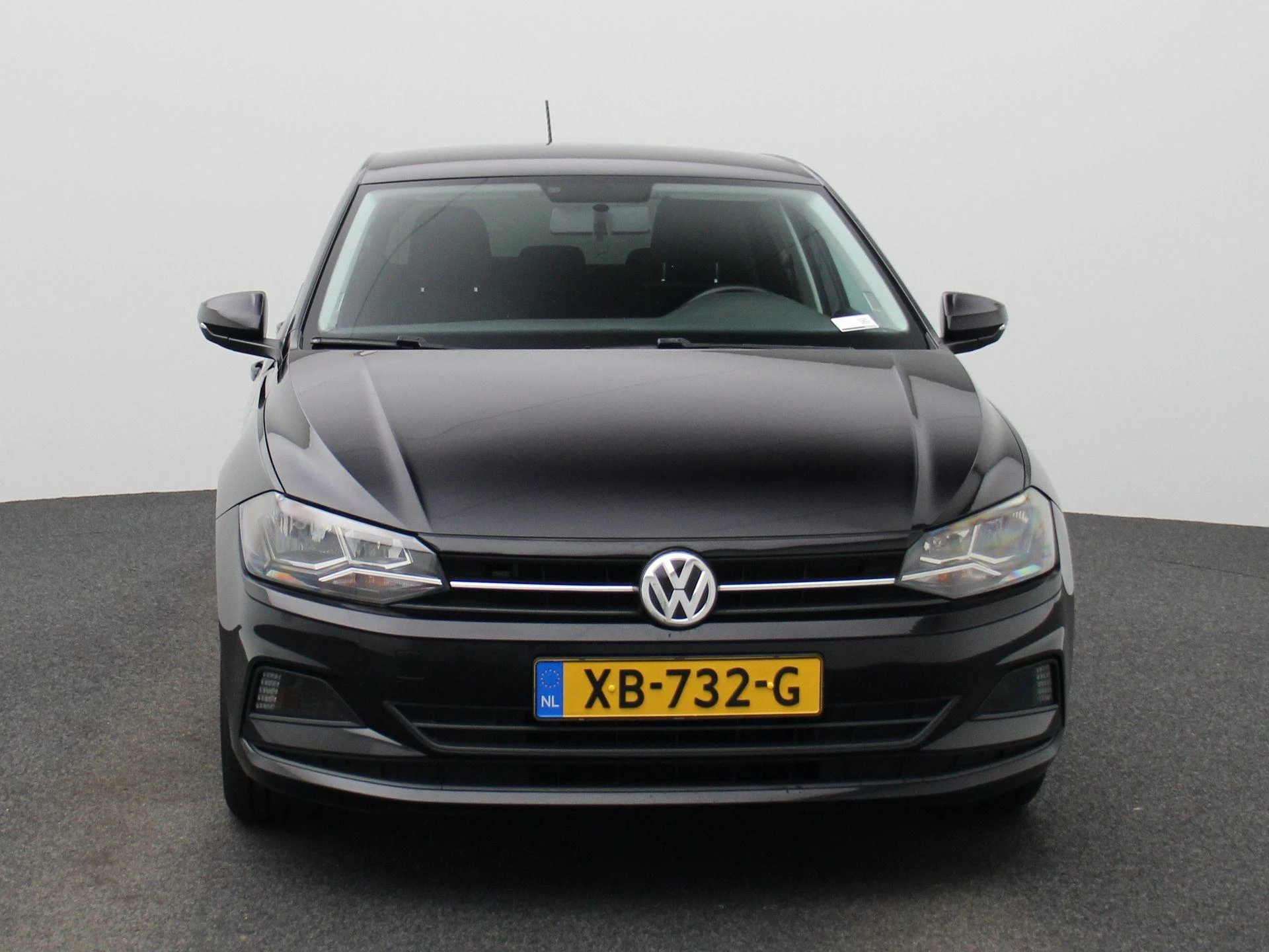 Volkswagen-Polo-image-2