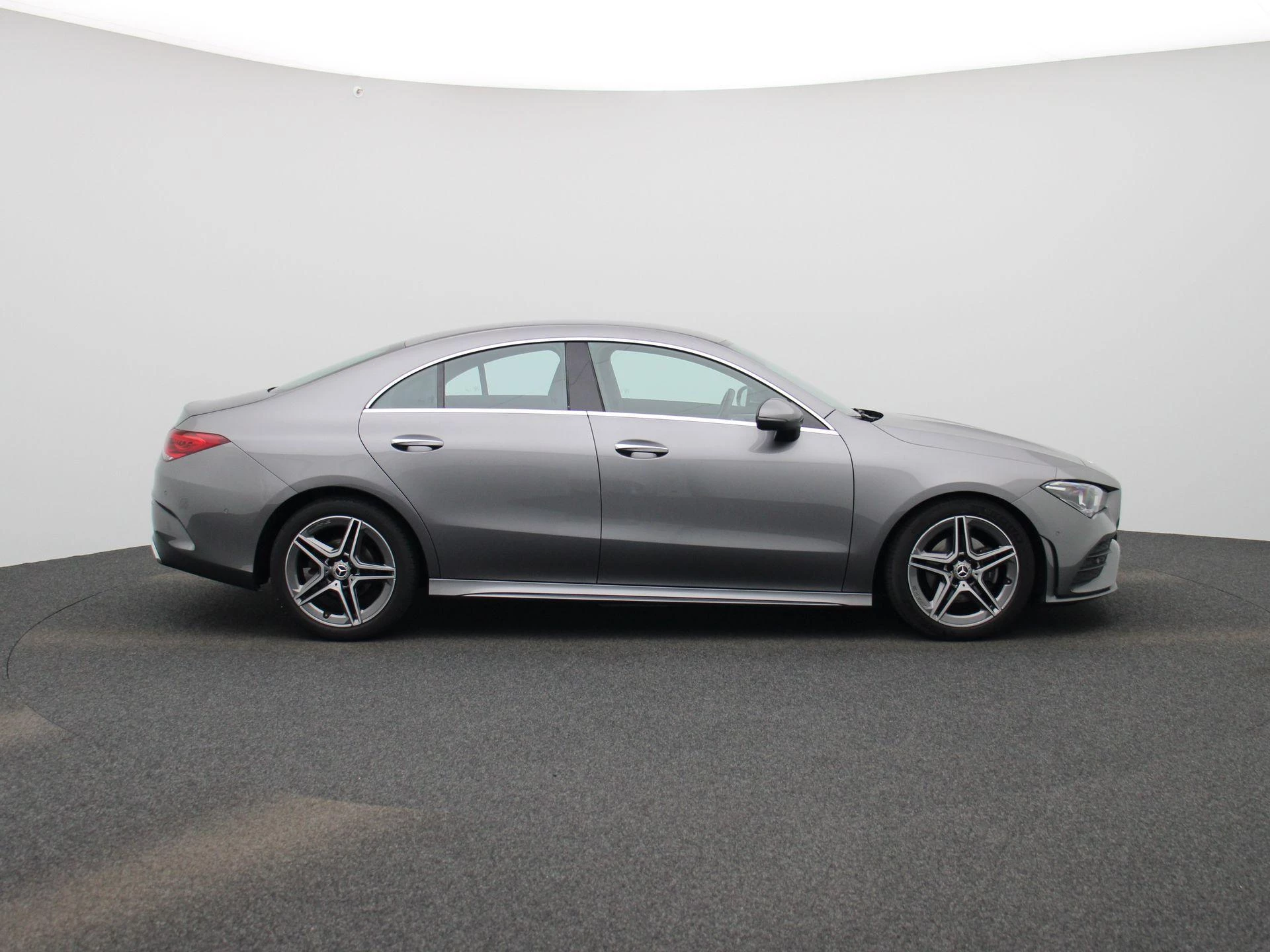 Mercedes-Benz-CLA-image-5