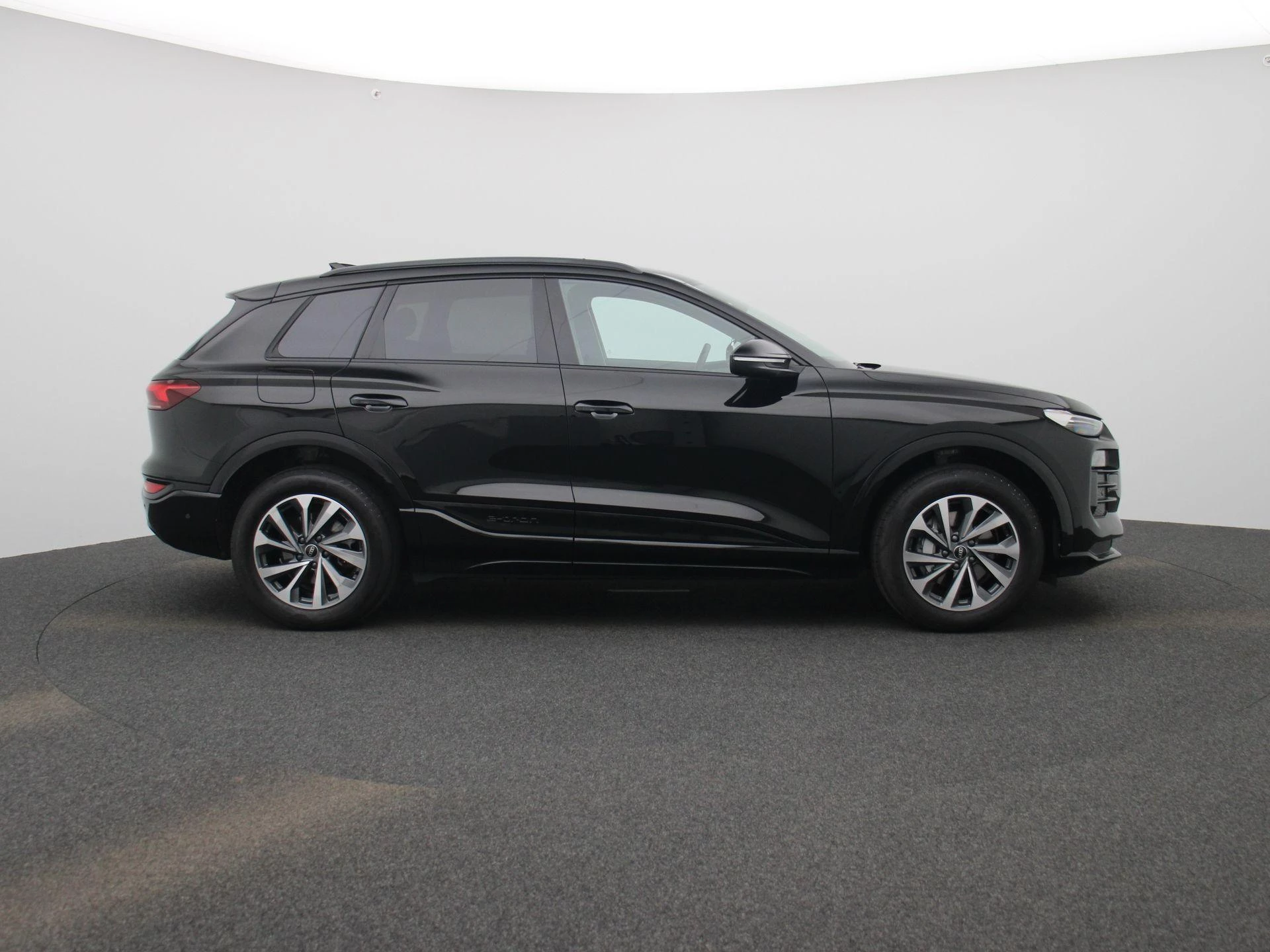 Audi-Q6 e-tron-image-5