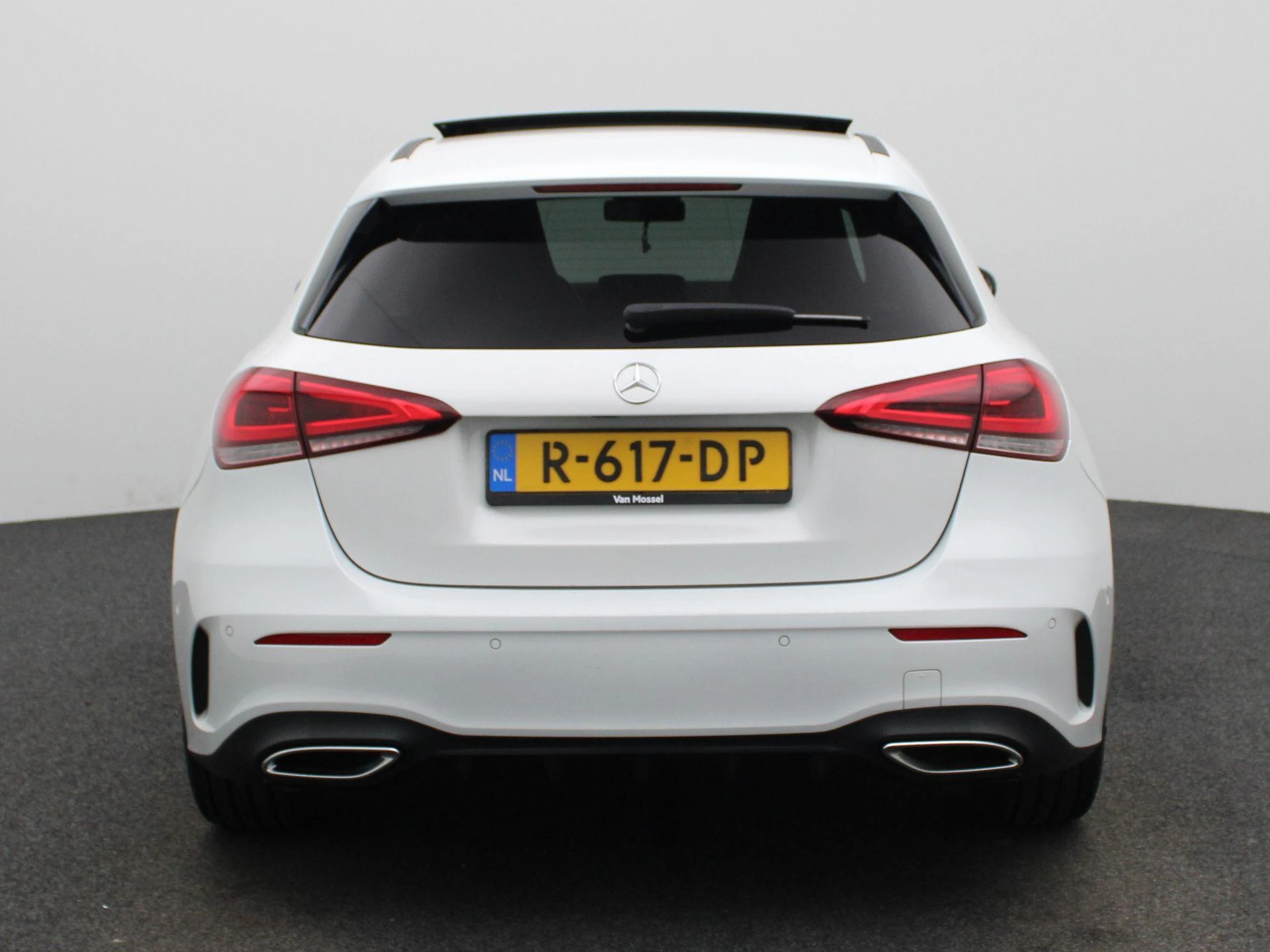 Mercedes-Benz-A-Klasse-image-4