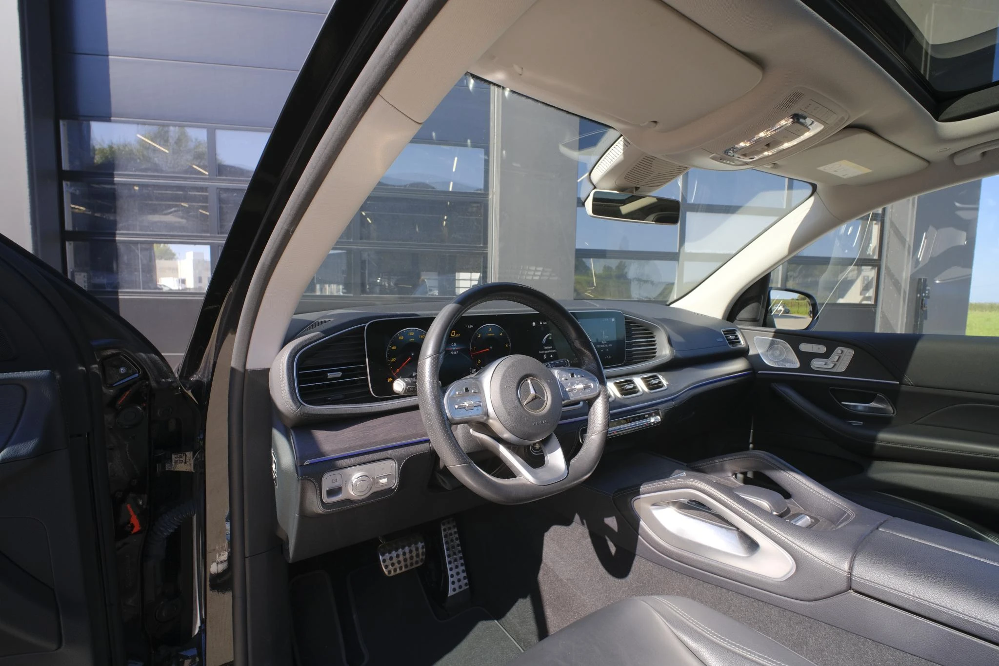 Mercedes-Benz-GLE-image-10