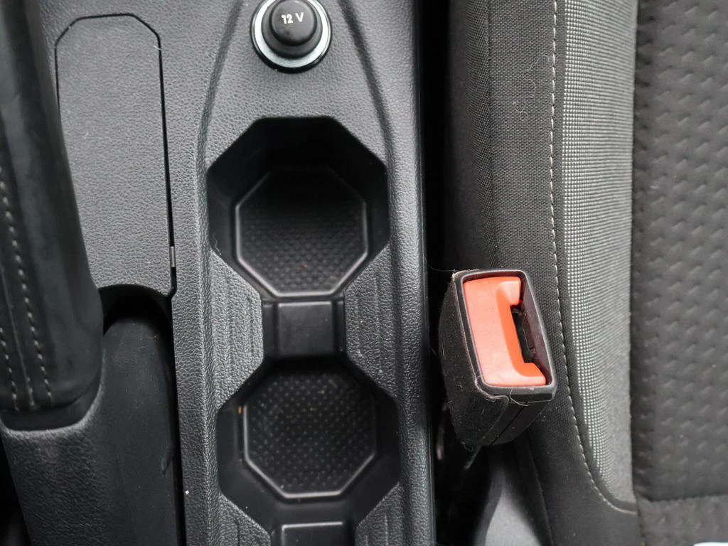 Volkswagen-Polo-image-23