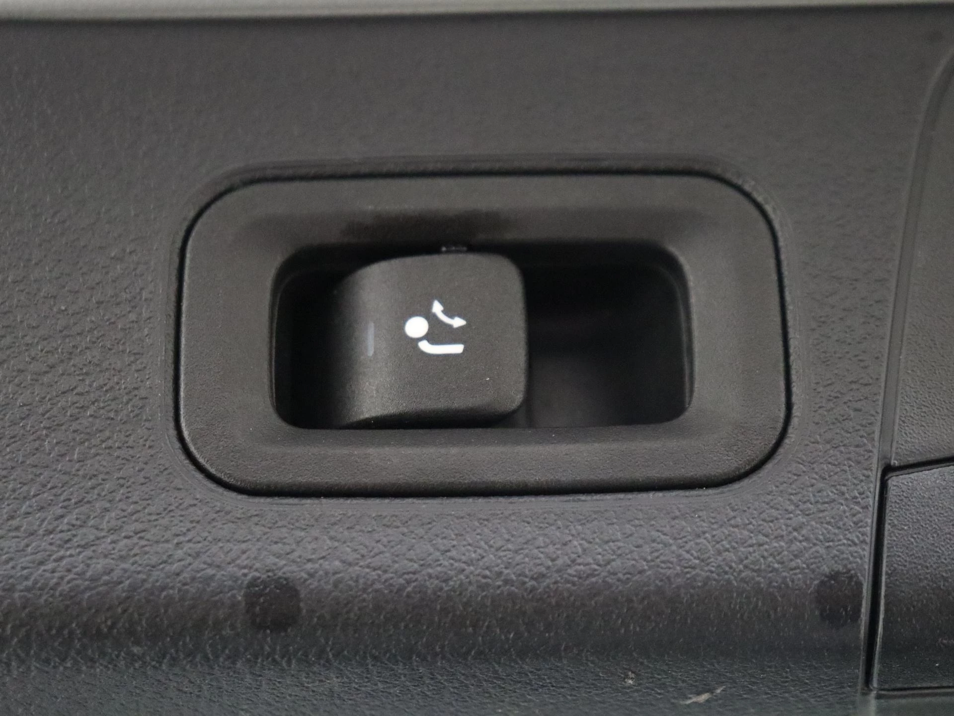 Mercedes-Benz-B-Klasse-image-35