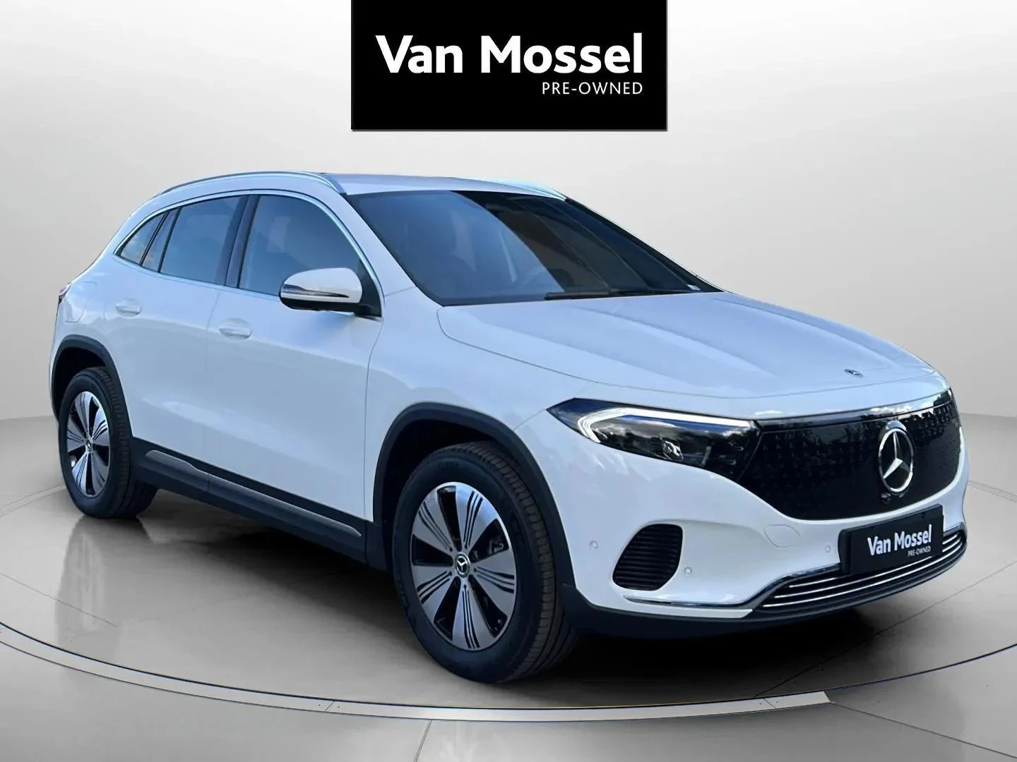 Mercedes-Benz-EQA-image-2