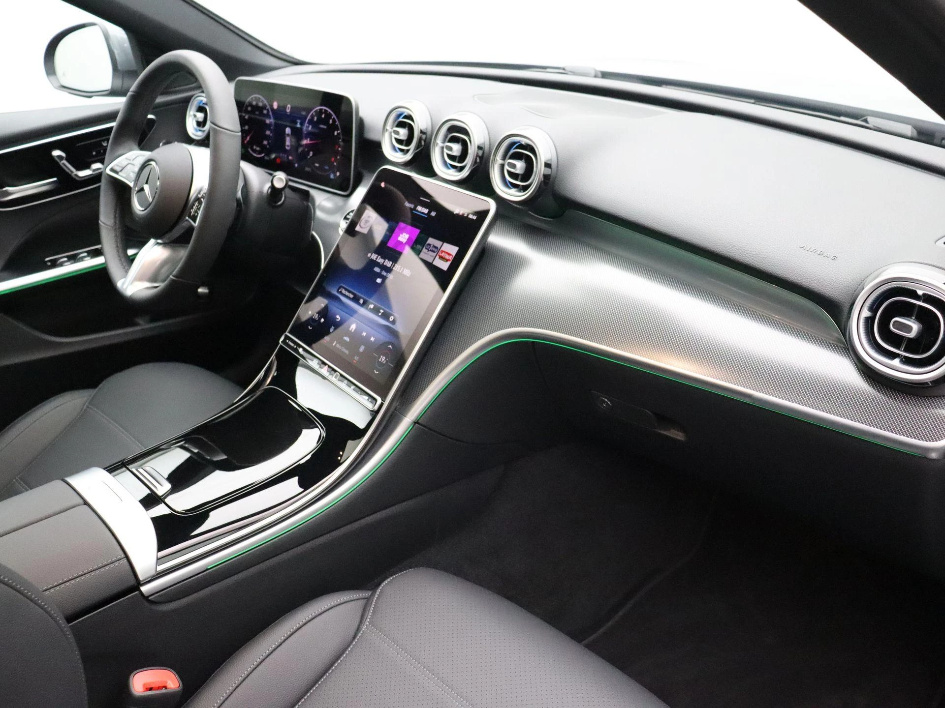 Mercedes-Benz C-Klasse 200 Luxury Line + PANORAMISCH DAK + LEDER +