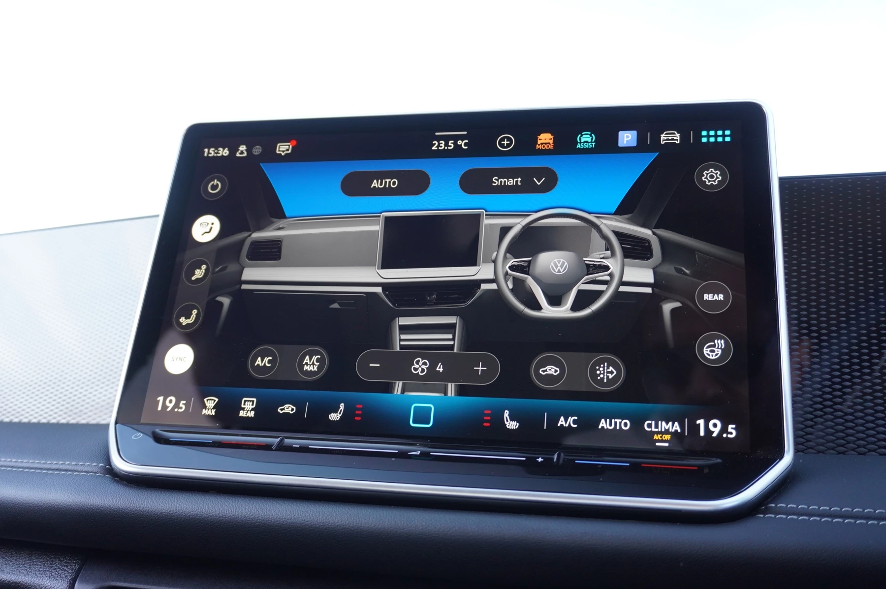 Volkswagen-Tiguan-image-28