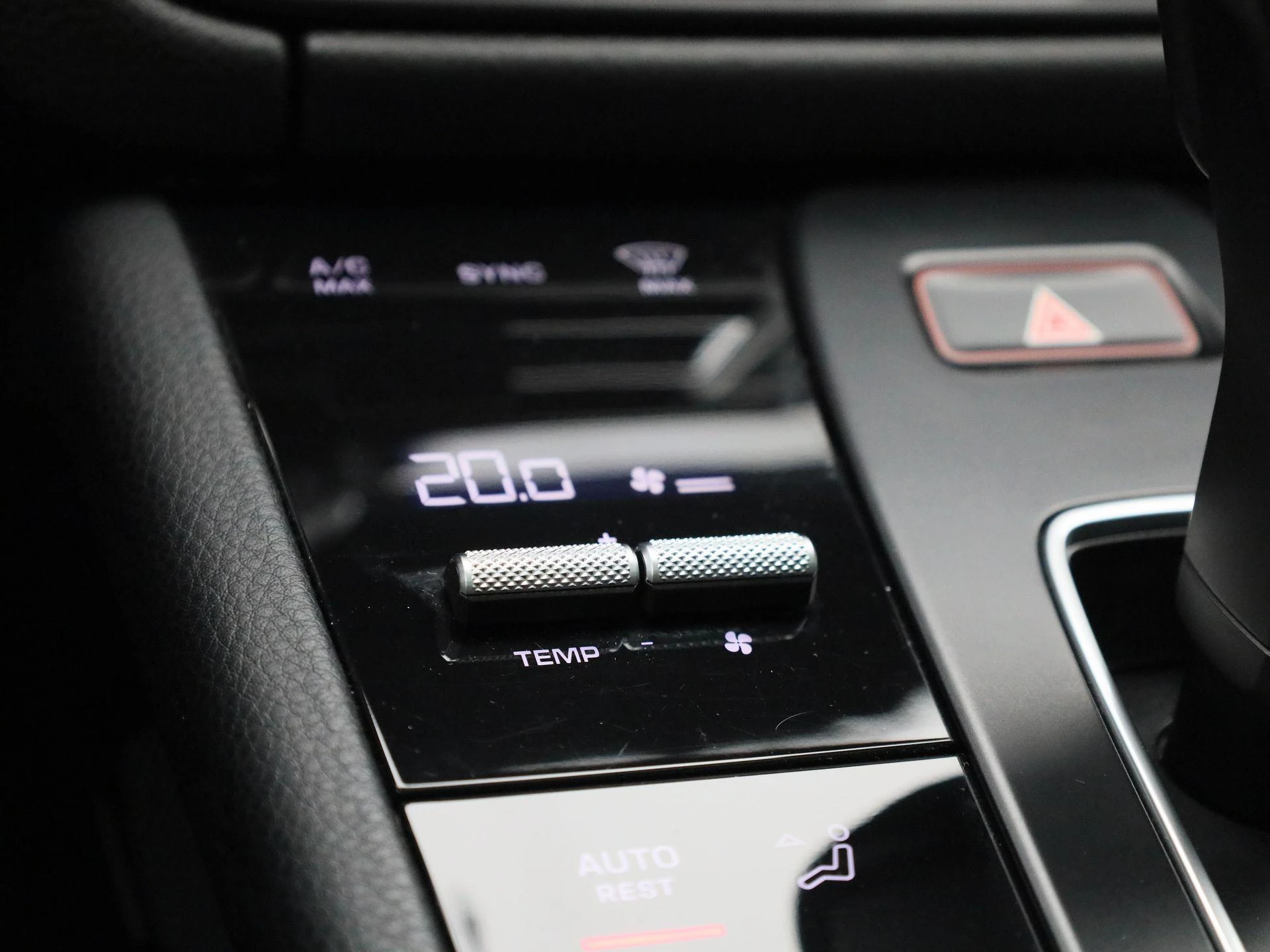 Porsche-Macan-image-17