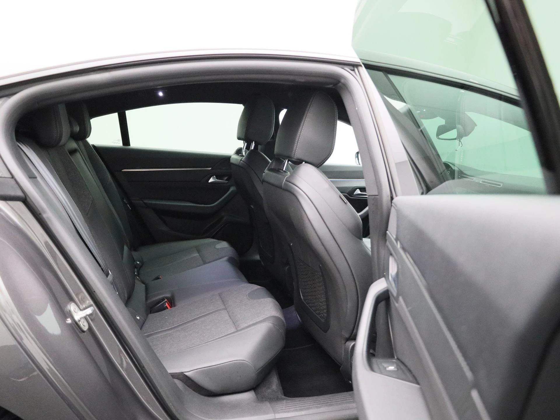 Peugeot-508-image-35
