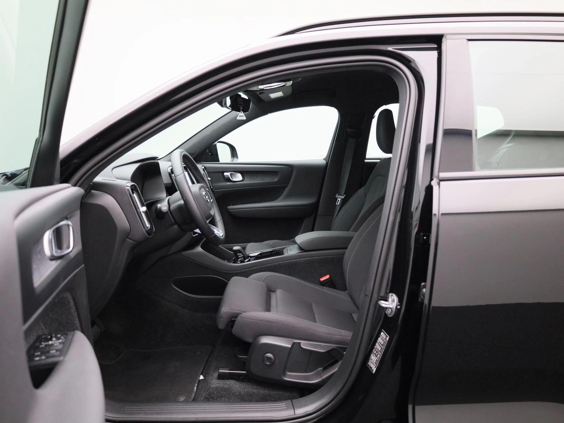 Volvo-XC40-image-8