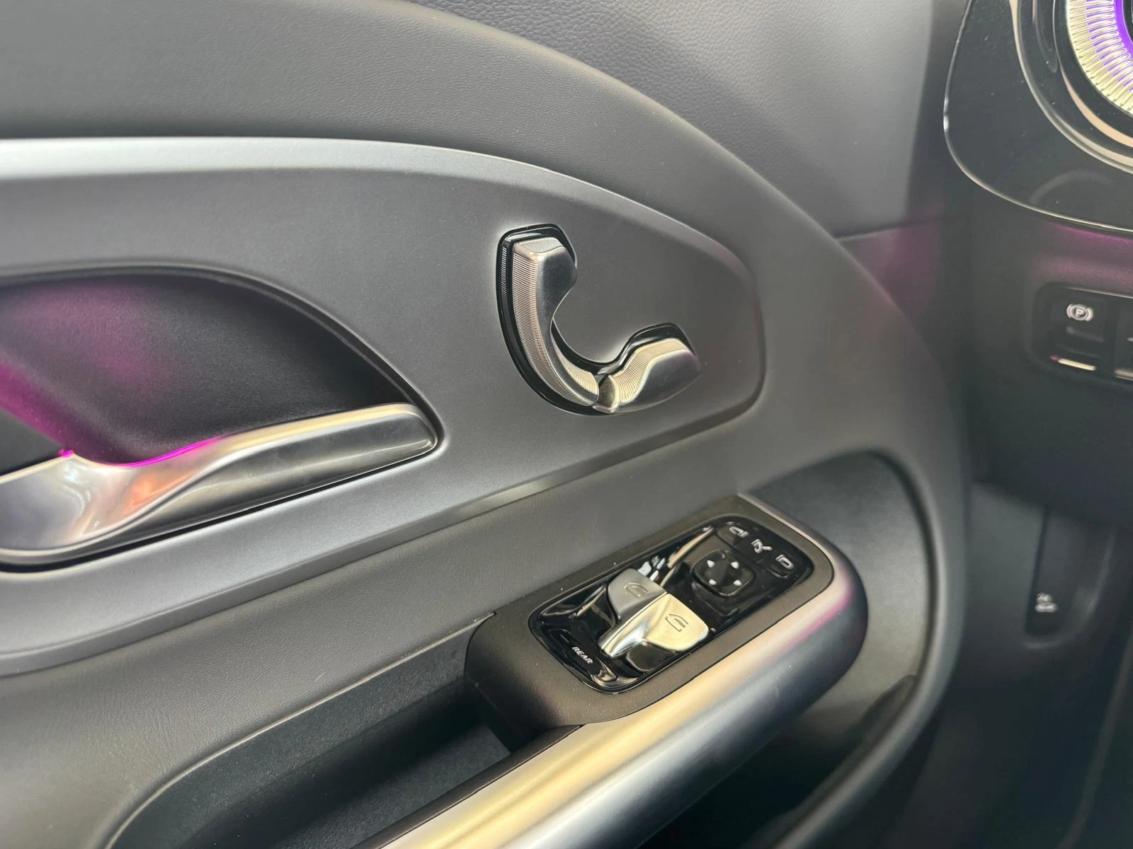 Mercedes-Benz-CLA-image-17