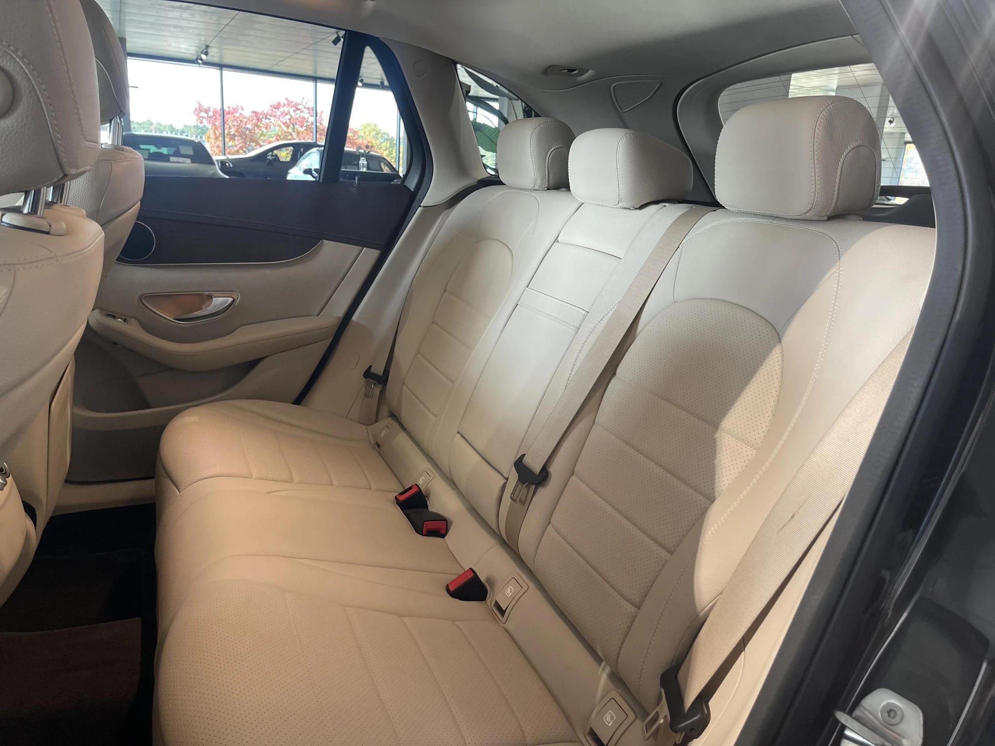 Mercedes-Benz-GLC-image-15