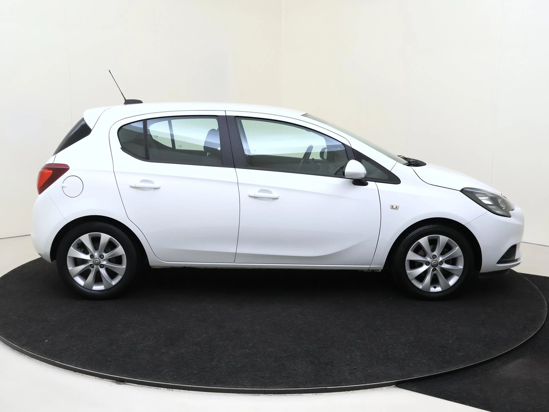 Opel-Corsa-image-8