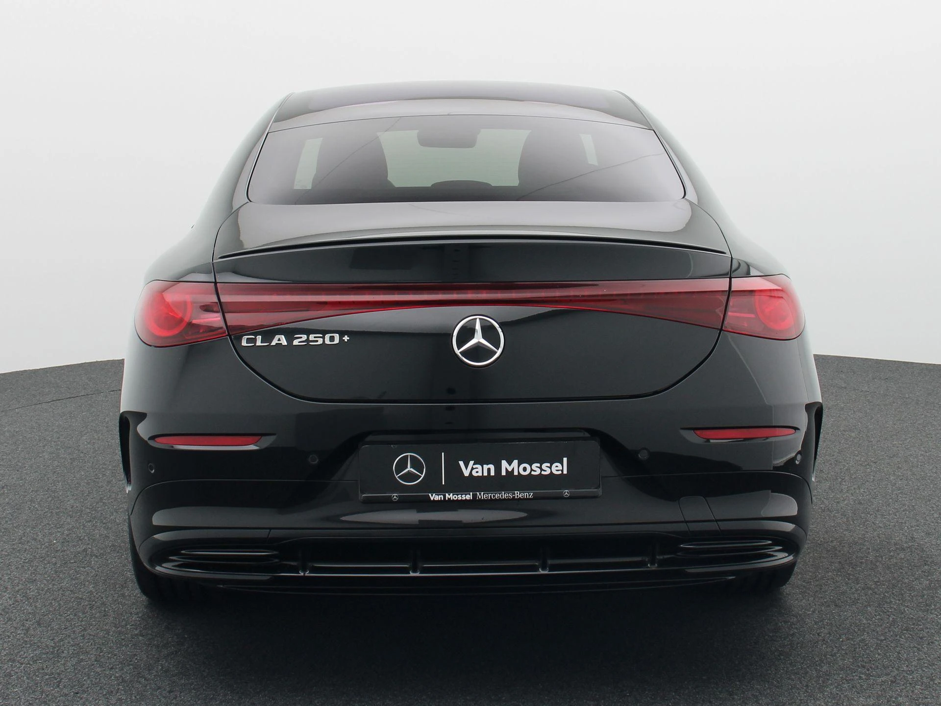 Mercedes-Benz-CLA-image-4