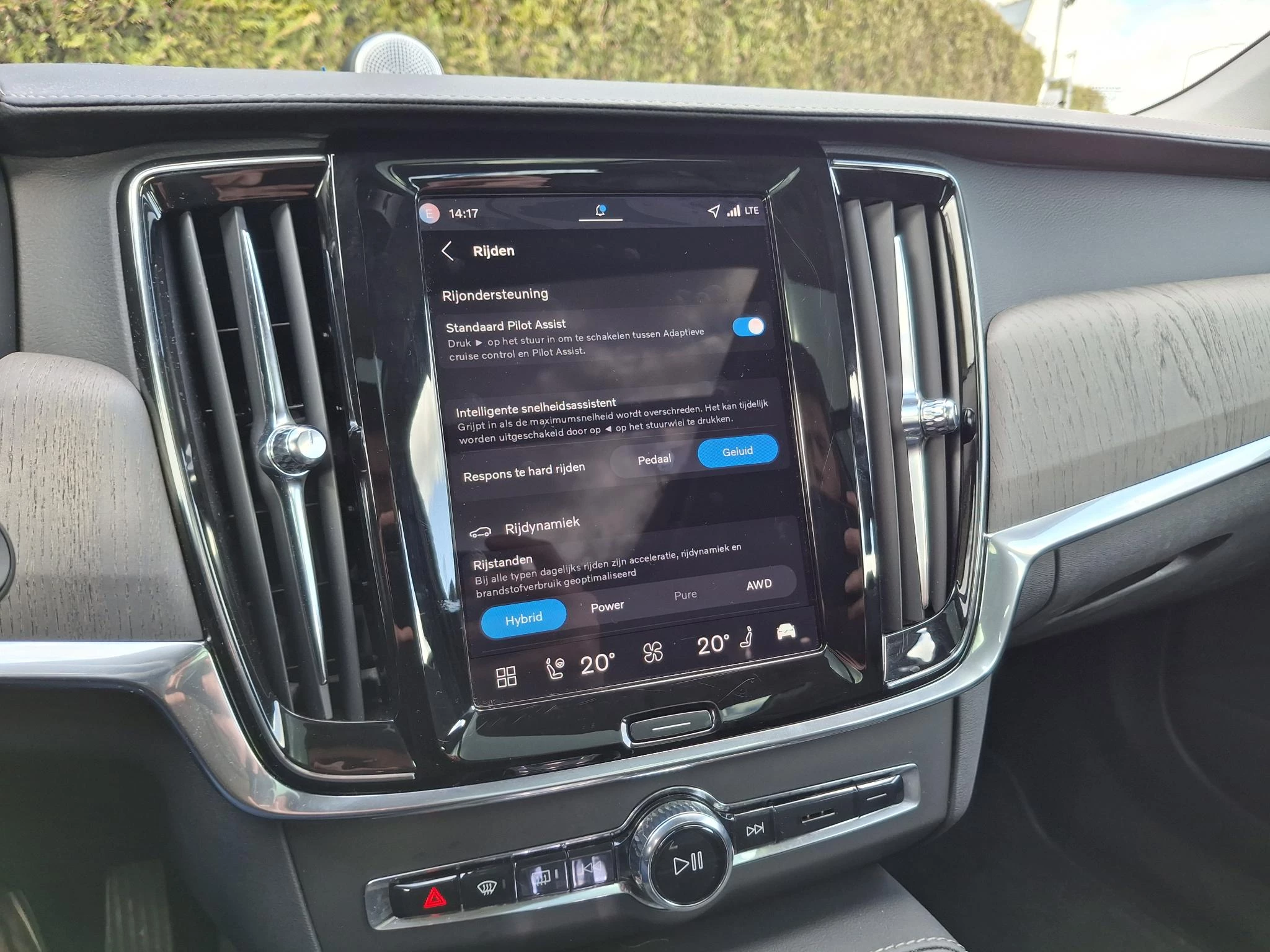 Volvo-V90-image-30