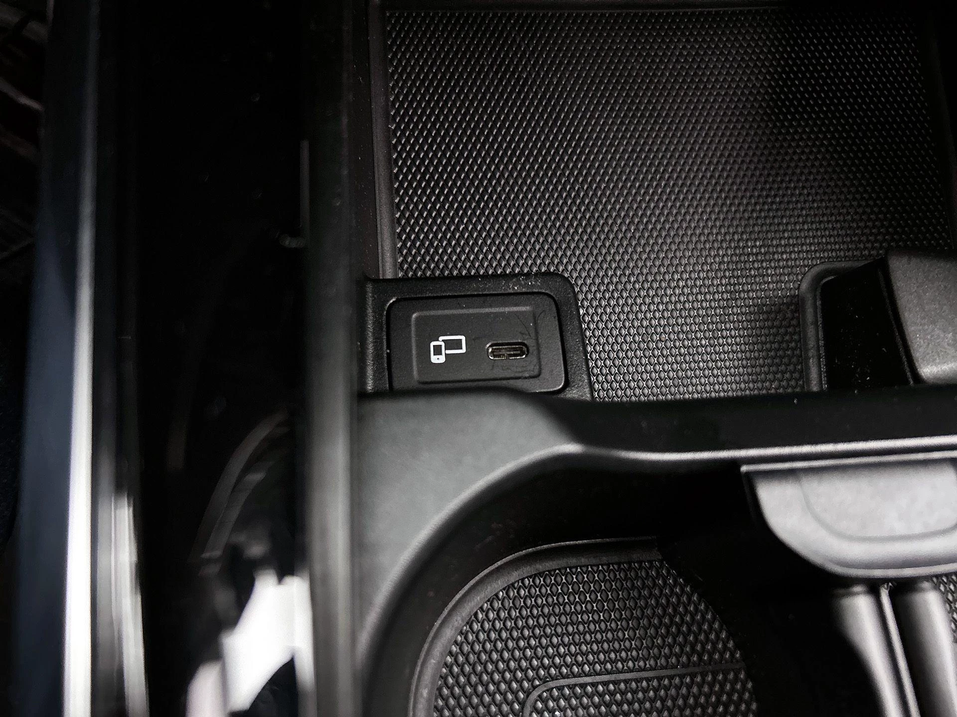 Mercedes-Benz-B-Klasse-image-38