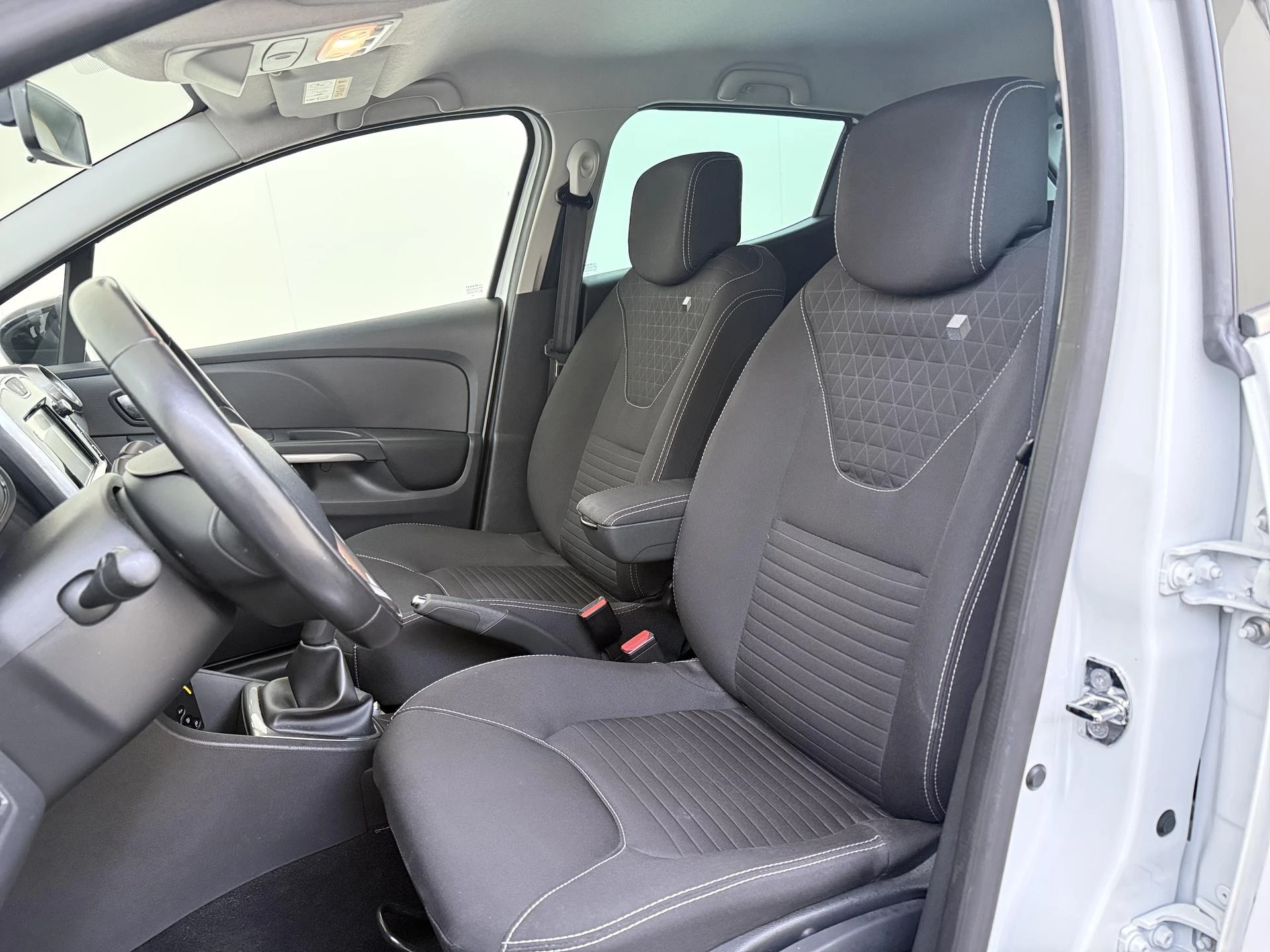 Renault-Clio-image-14
