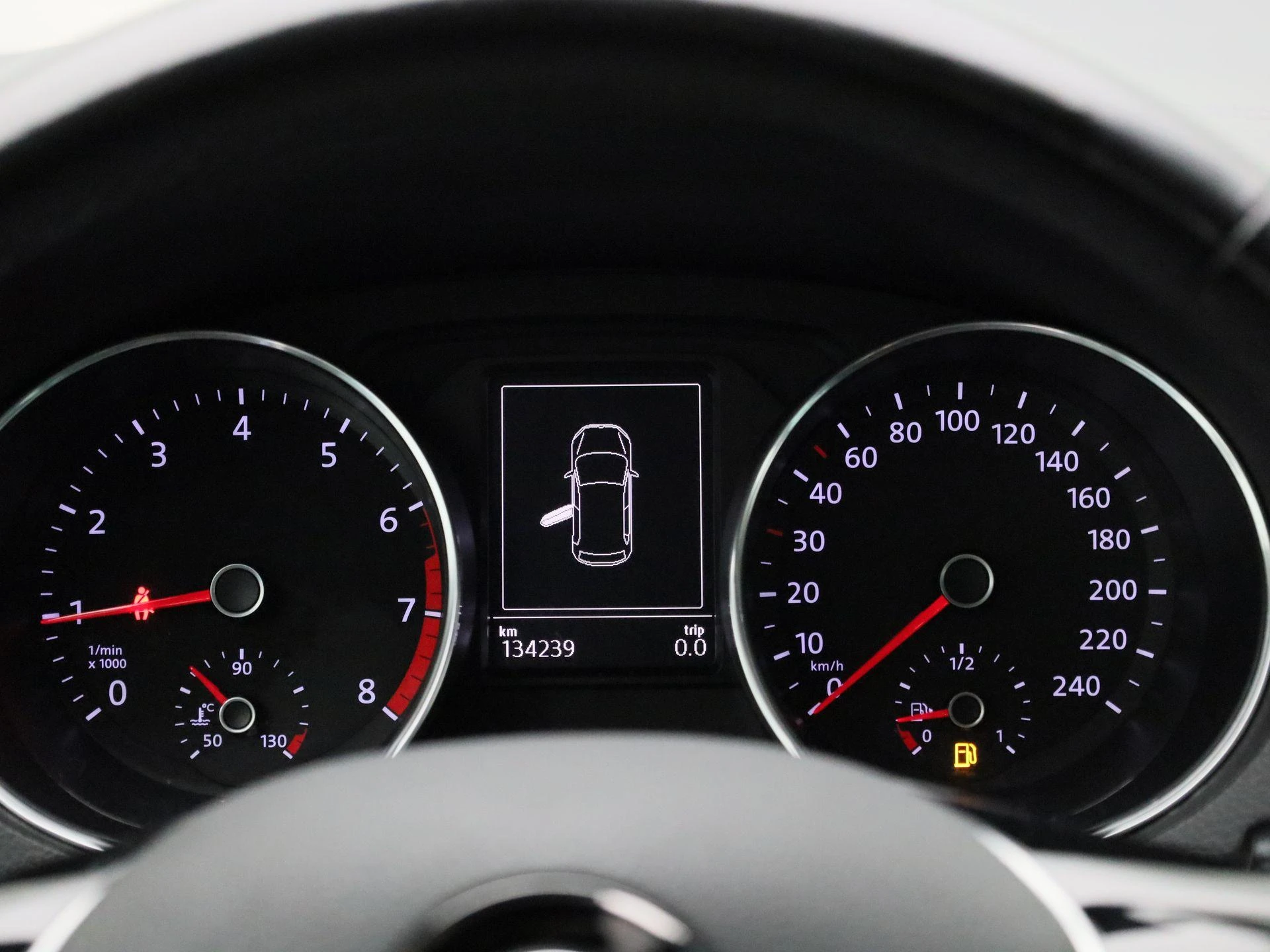 Volkswagen-Polo-image-7