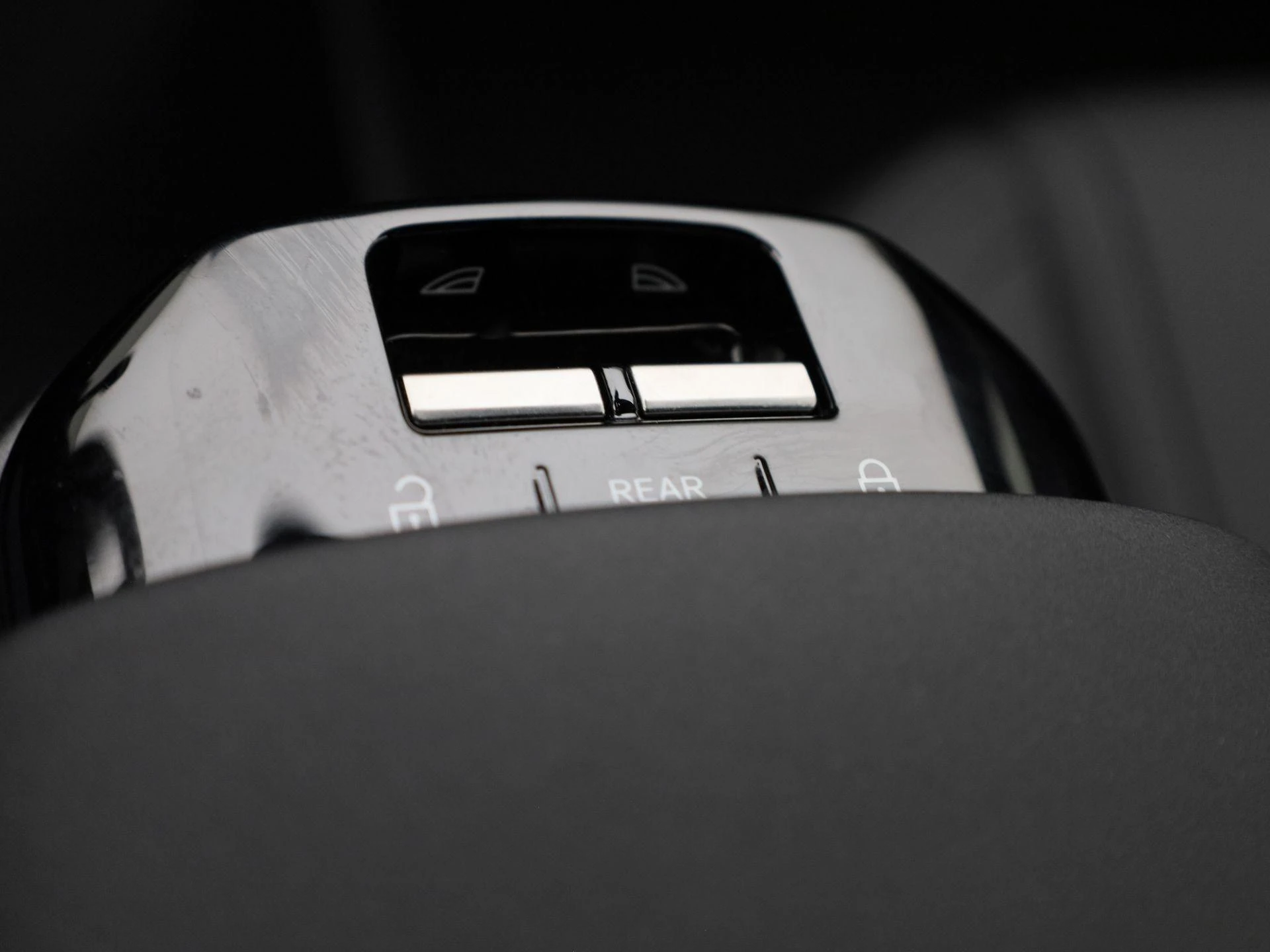 Volvo-EX30-image-16