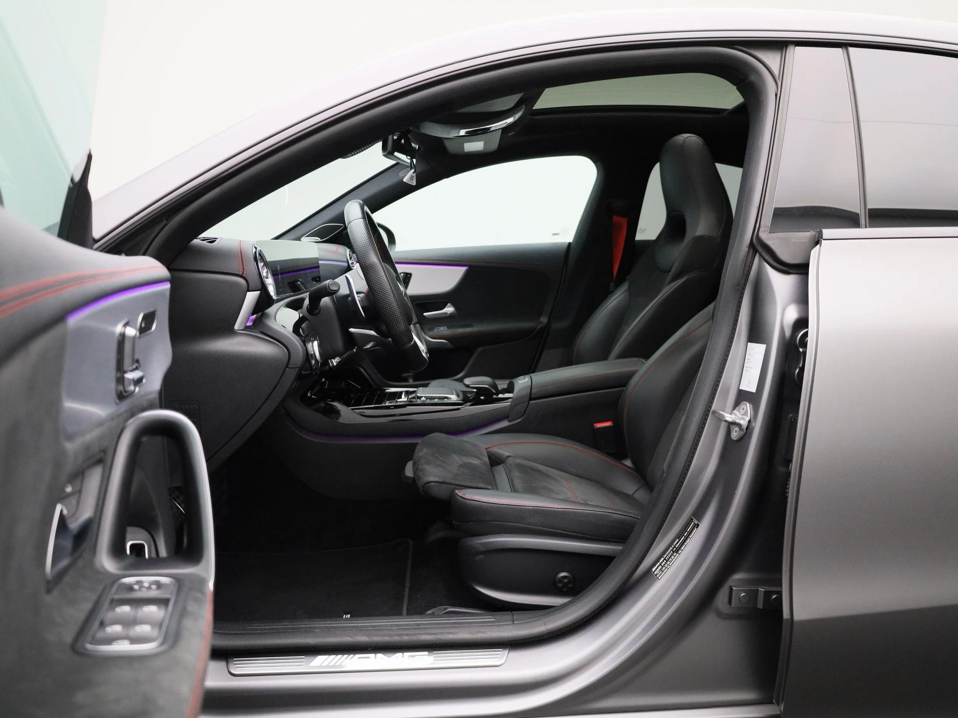 Mercedes-Benz-CLA-image-8