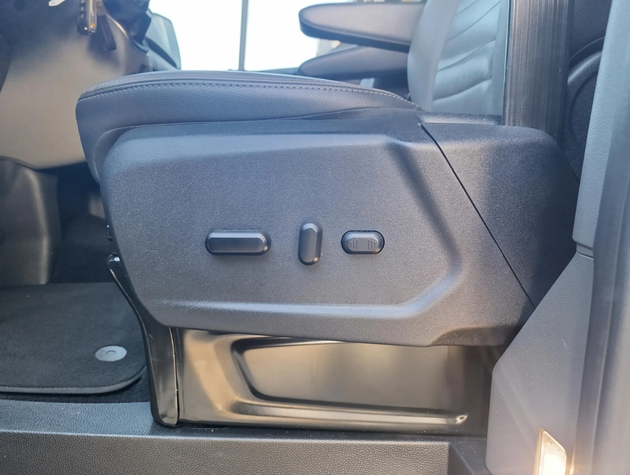 Ford-Transit Custom-image-15