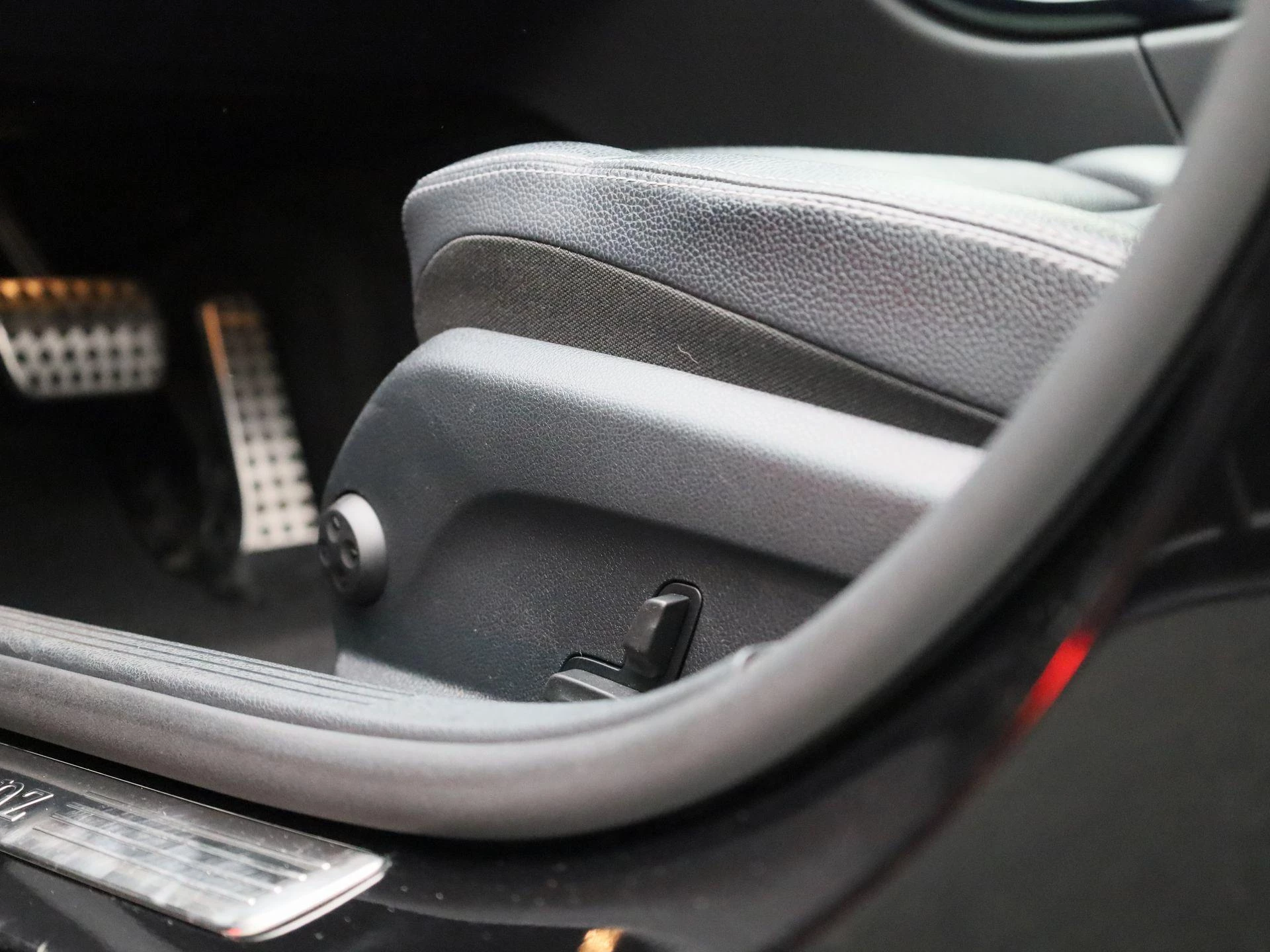 Mercedes-Benz-C-Klasse-image-34