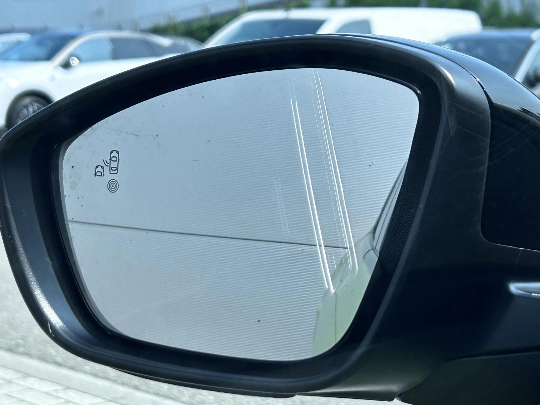 Peugeot-e-208-image-24