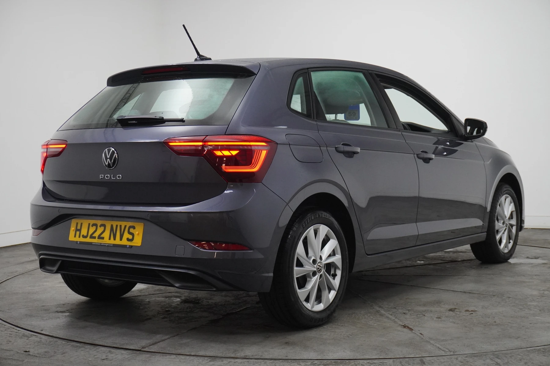 Volkswagen-Polo-image-16
