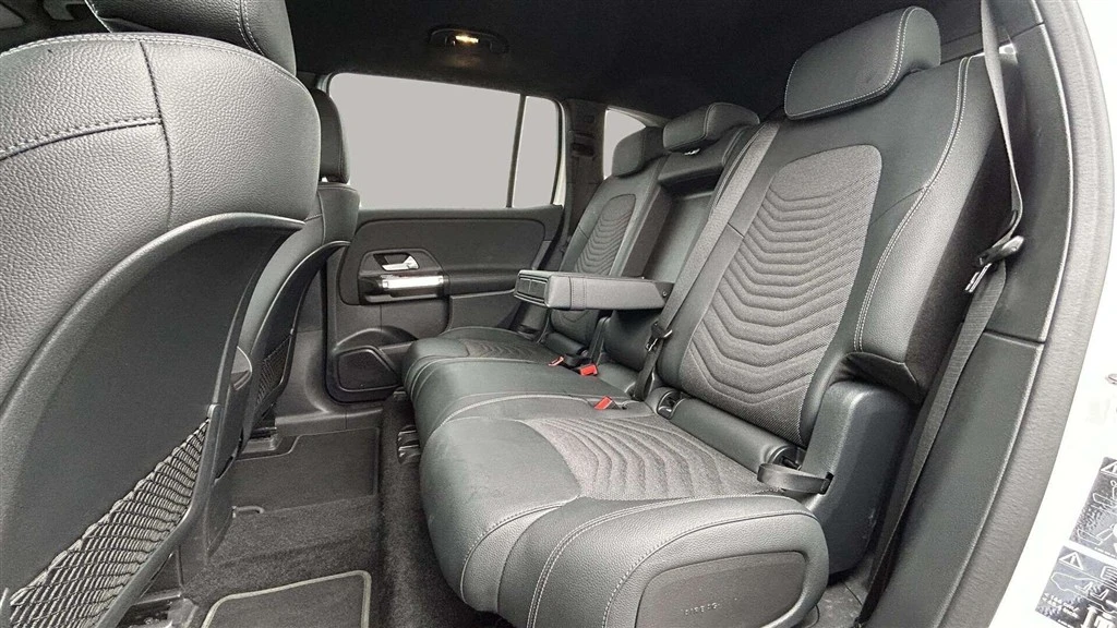 Mercedes-Benz-EQB-image-19